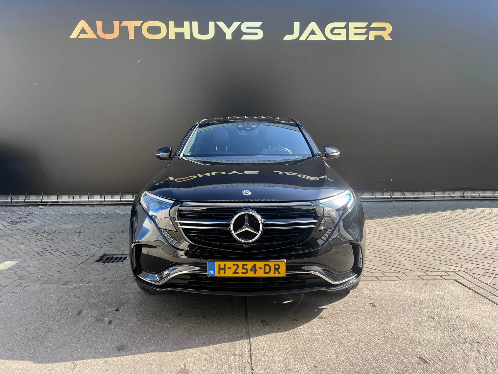 Hoofdafbeelding Mercedes-Benz EQC
