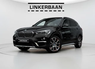 BMW X1 sDrive20i High Executive | X Line | Panodak | Leder | LED | HUD | Carplay | 19 inch | NL Auto |