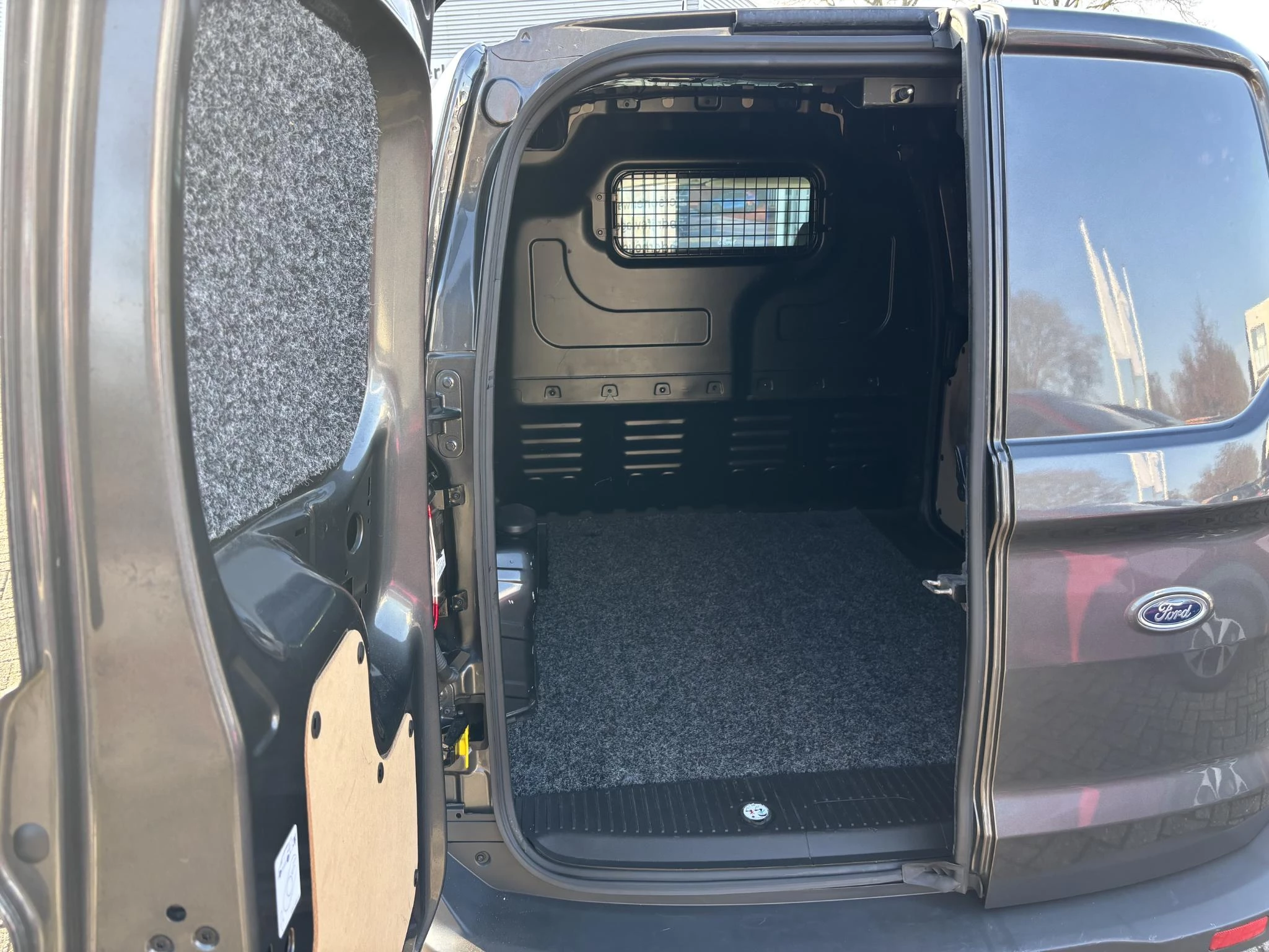 Hoofdafbeelding Ford Transit Courier