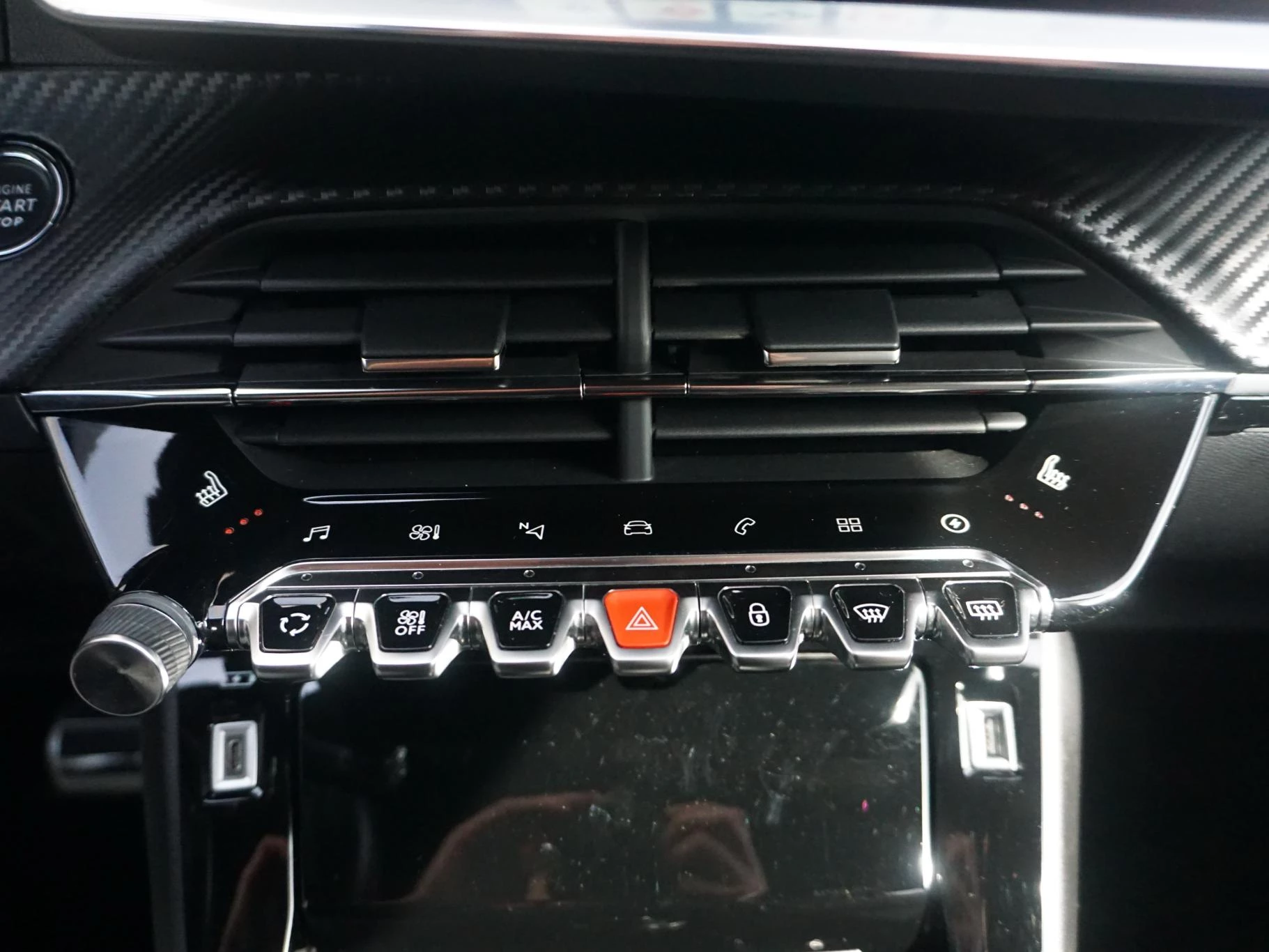 Hoofdafbeelding Peugeot e-2008