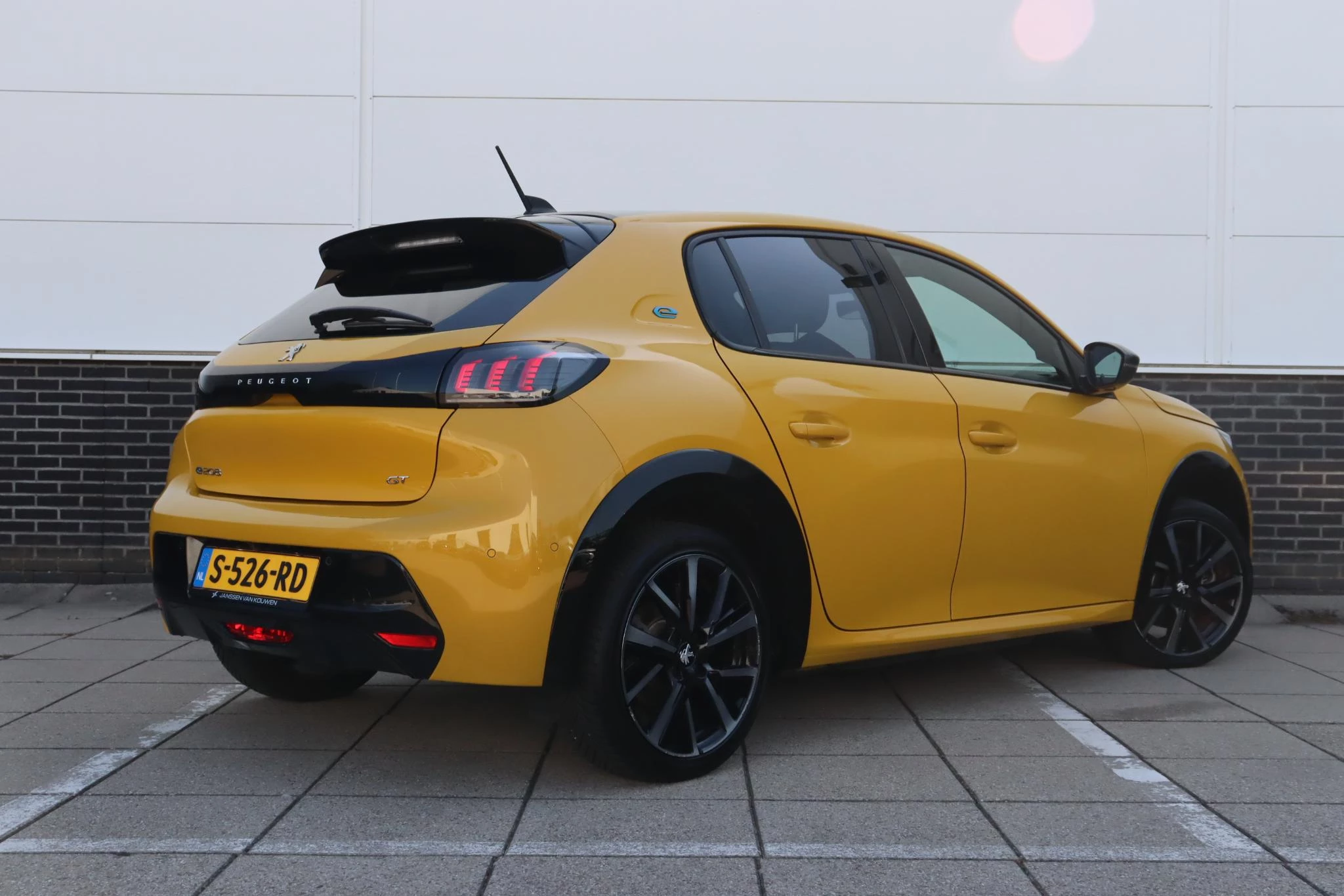 Hoofdafbeelding Peugeot e-208
