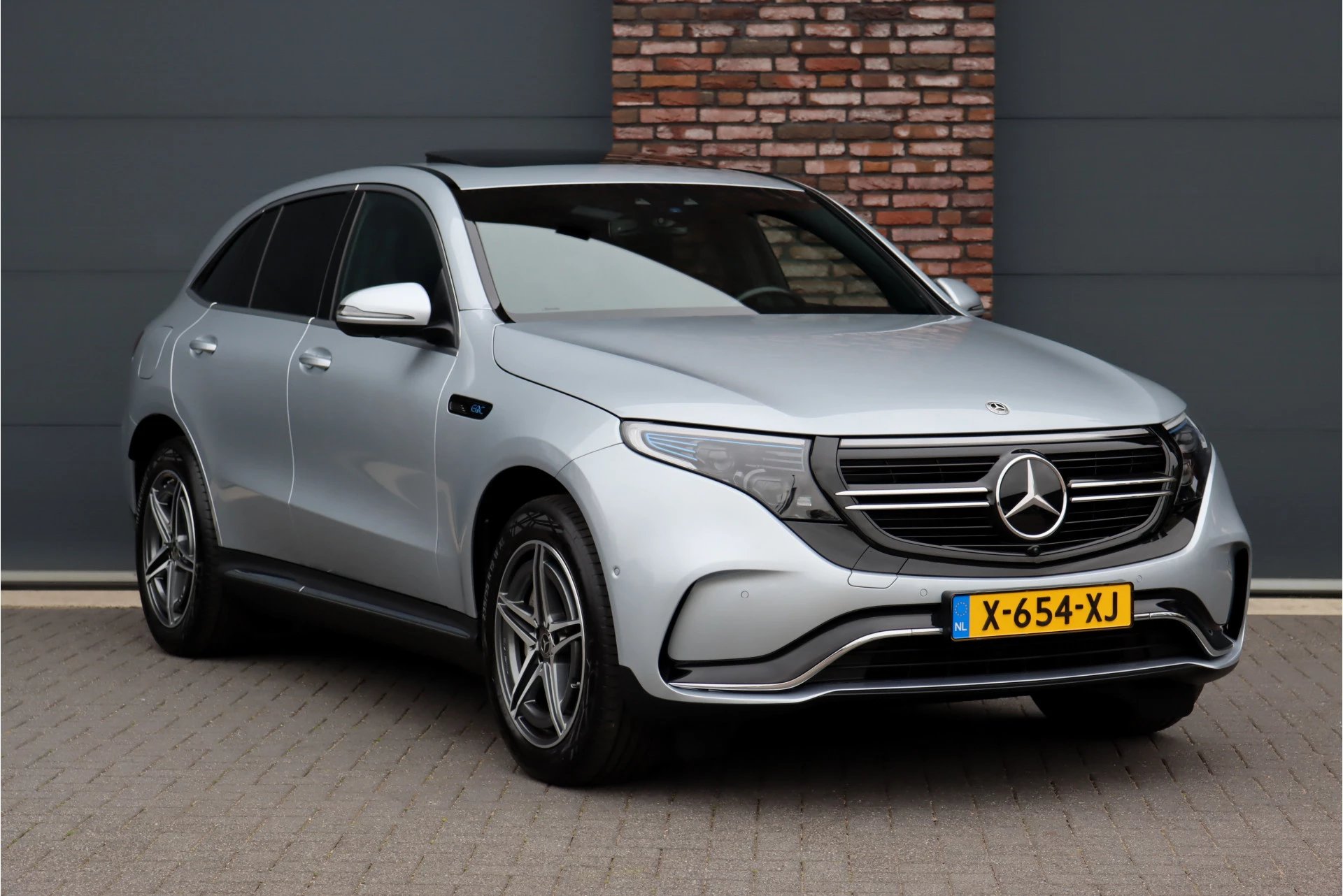 Hoofdafbeelding Mercedes-Benz EQC