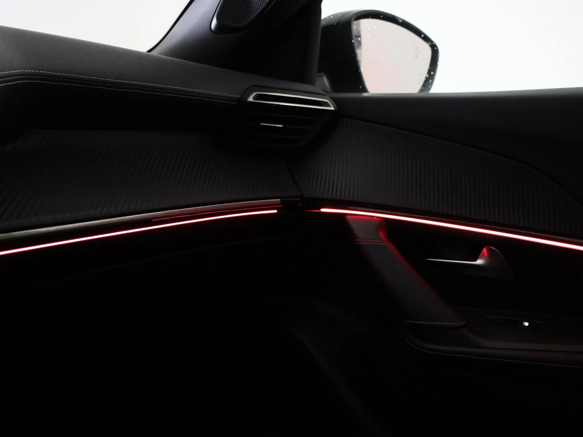 Hoofdafbeelding Peugeot e-2008