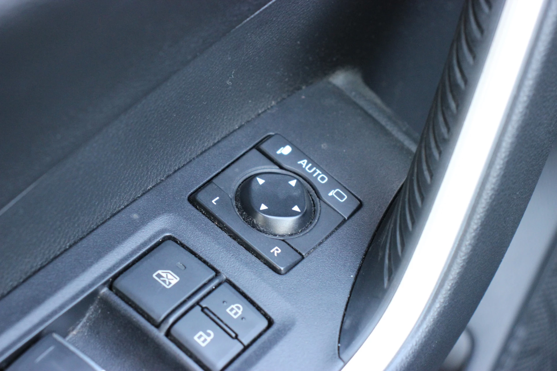 Hoofdafbeelding Suzuki Across