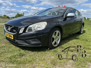 Hoofdafbeelding Volvo V60 Volvo V60 1.6 T3 R-Design LEES TEKST KOOPJE