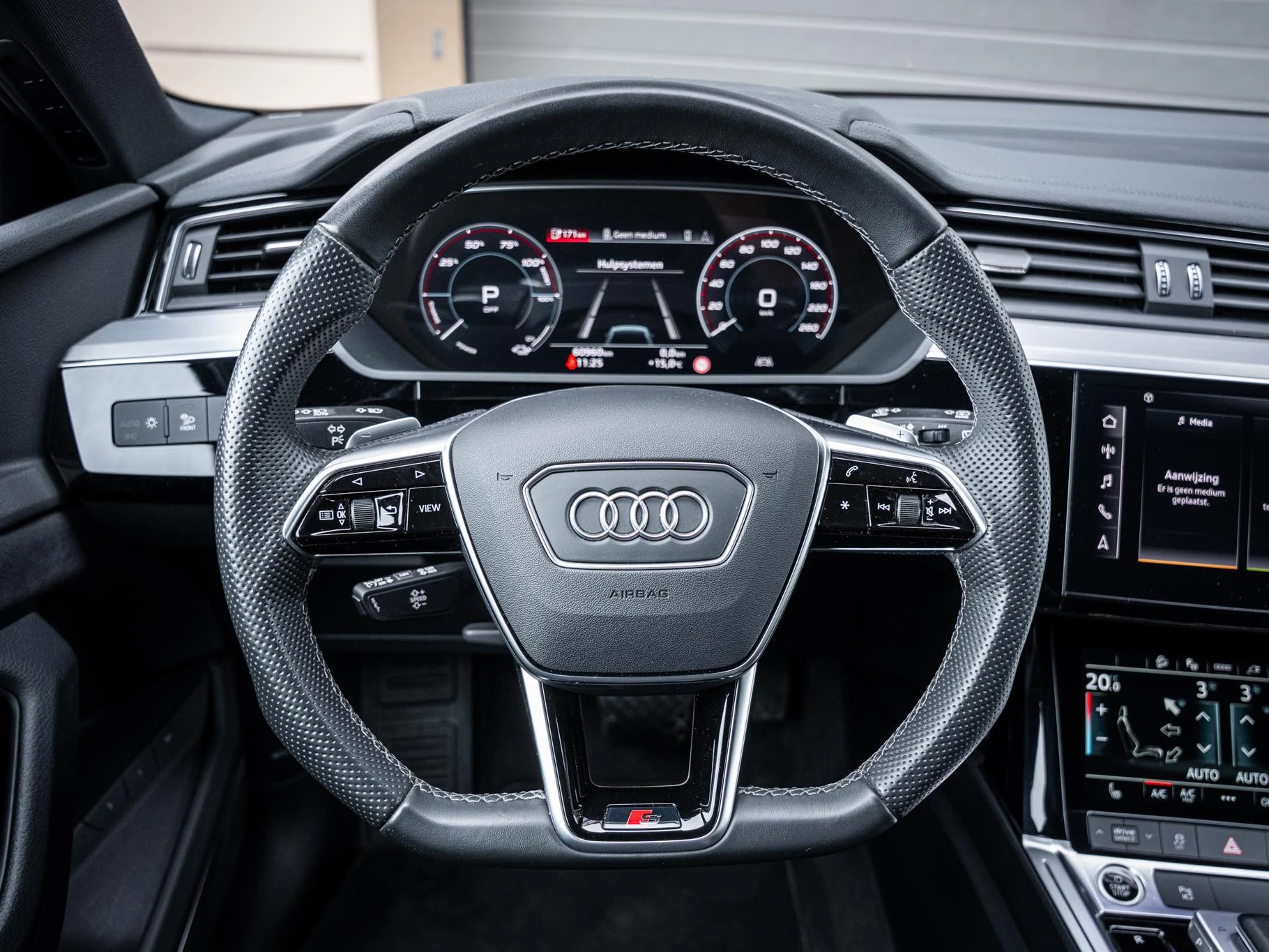 Hoofdafbeelding Audi e-tron