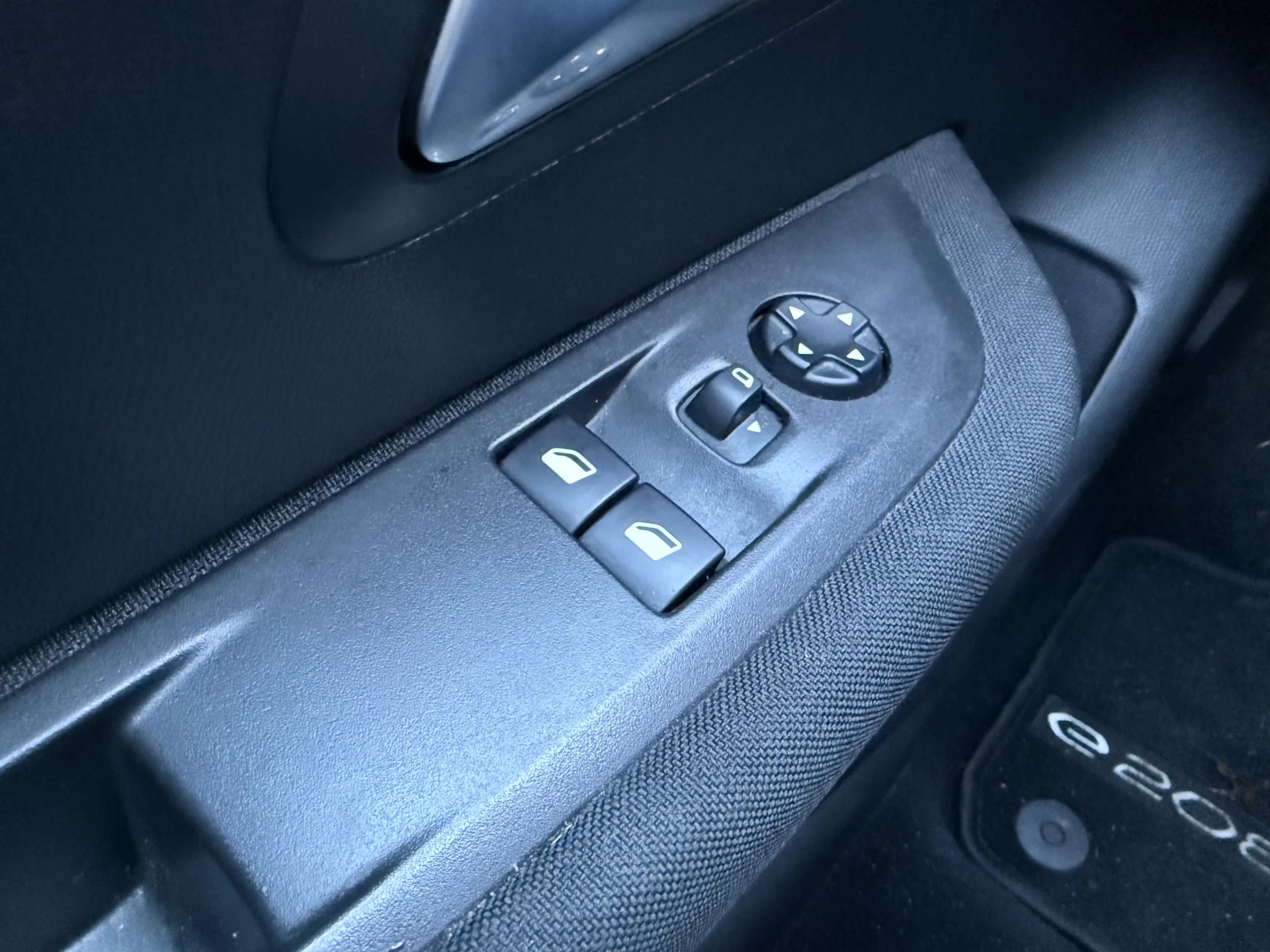 Hoofdafbeelding Peugeot e-208