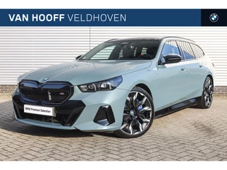 Hoofdafbeelding BMW i5 BMW i5 M60 xDrive / Panoramadak / Adaptief onderstel professional / Stoelventilatie / Stoelverwarming / Adaptieve LED / Parking Assistant Plus / Harman Kardon