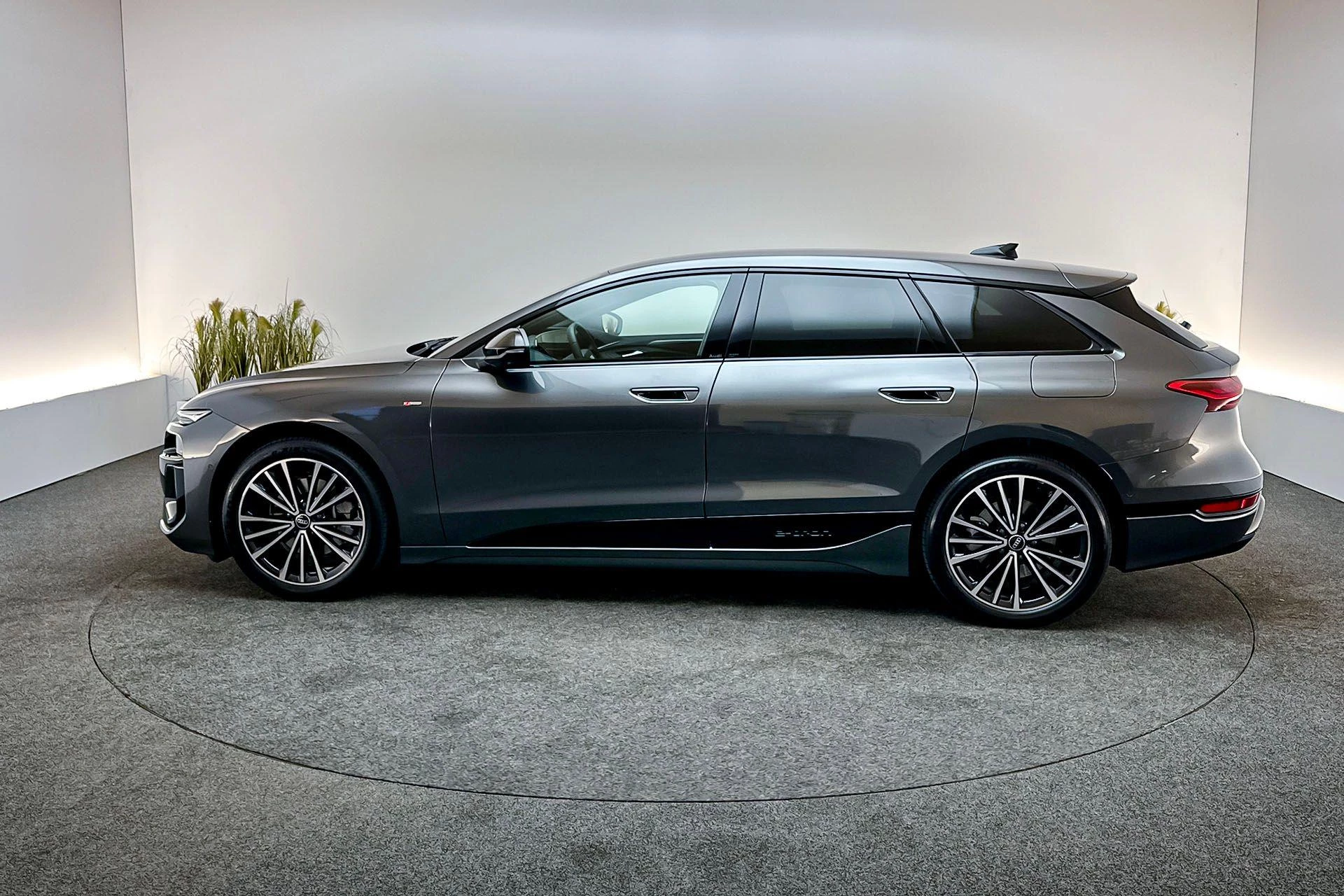 Hoofdafbeelding Audi A6 Avant e-tron