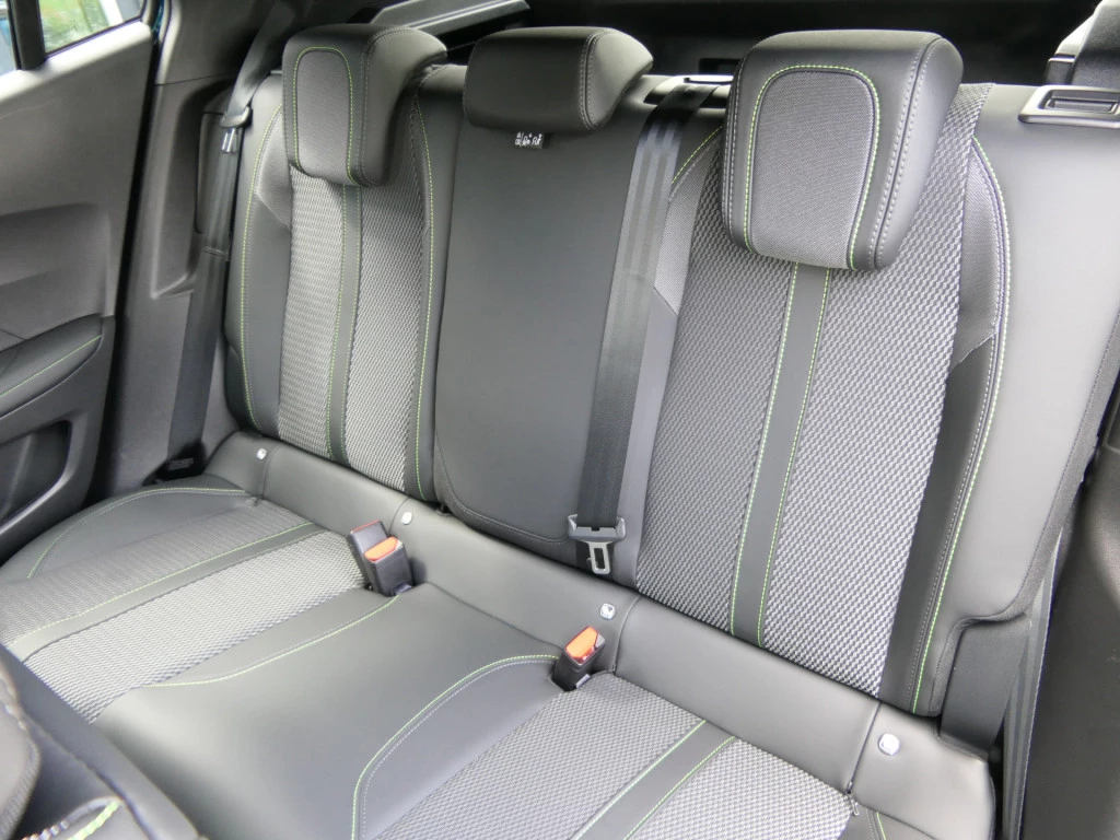 Hoofdafbeelding Peugeot e-2008