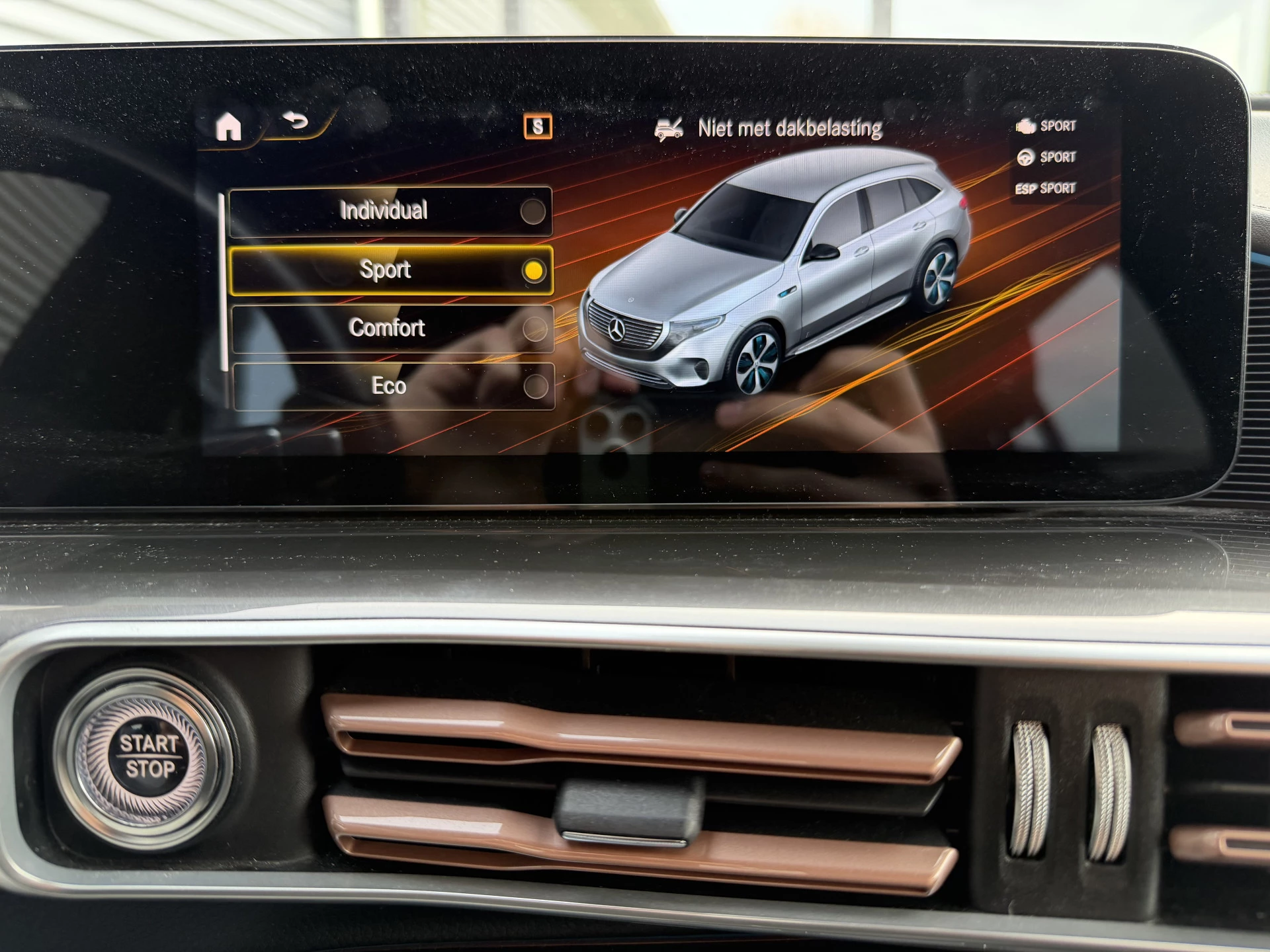 Hoofdafbeelding Mercedes-Benz EQC