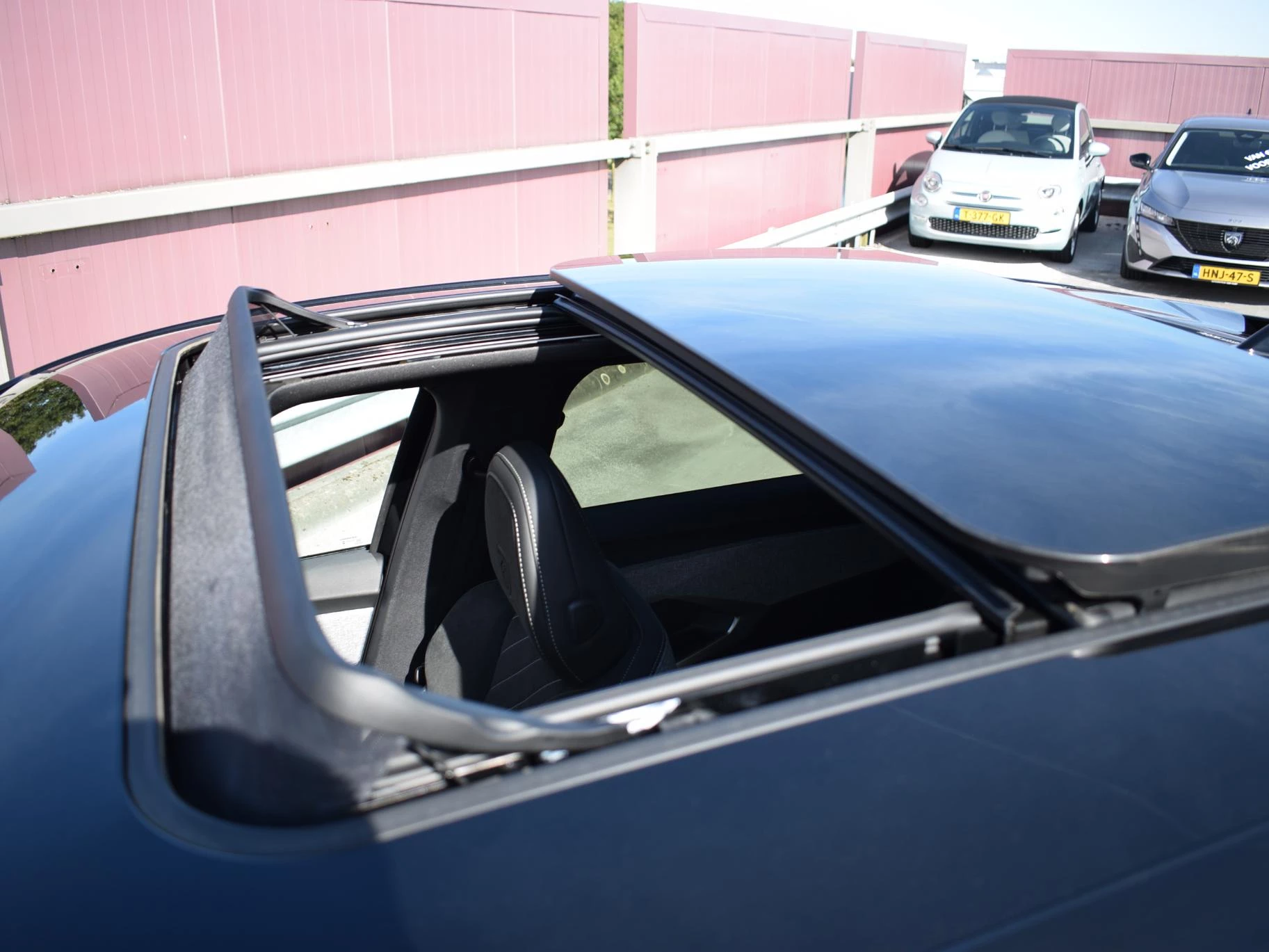 Hoofdafbeelding Peugeot e-3008