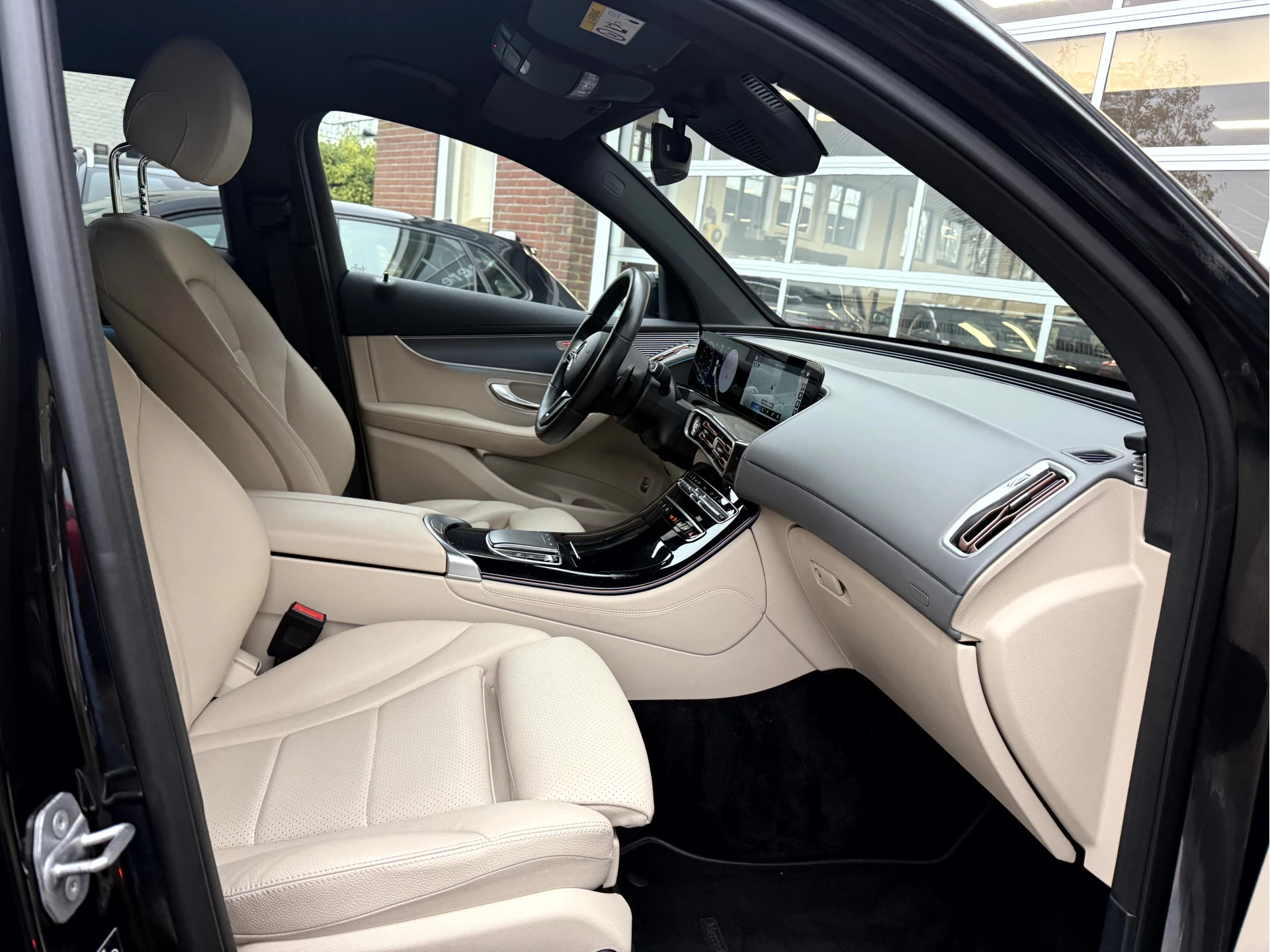 Hoofdafbeelding Mercedes-Benz EQC