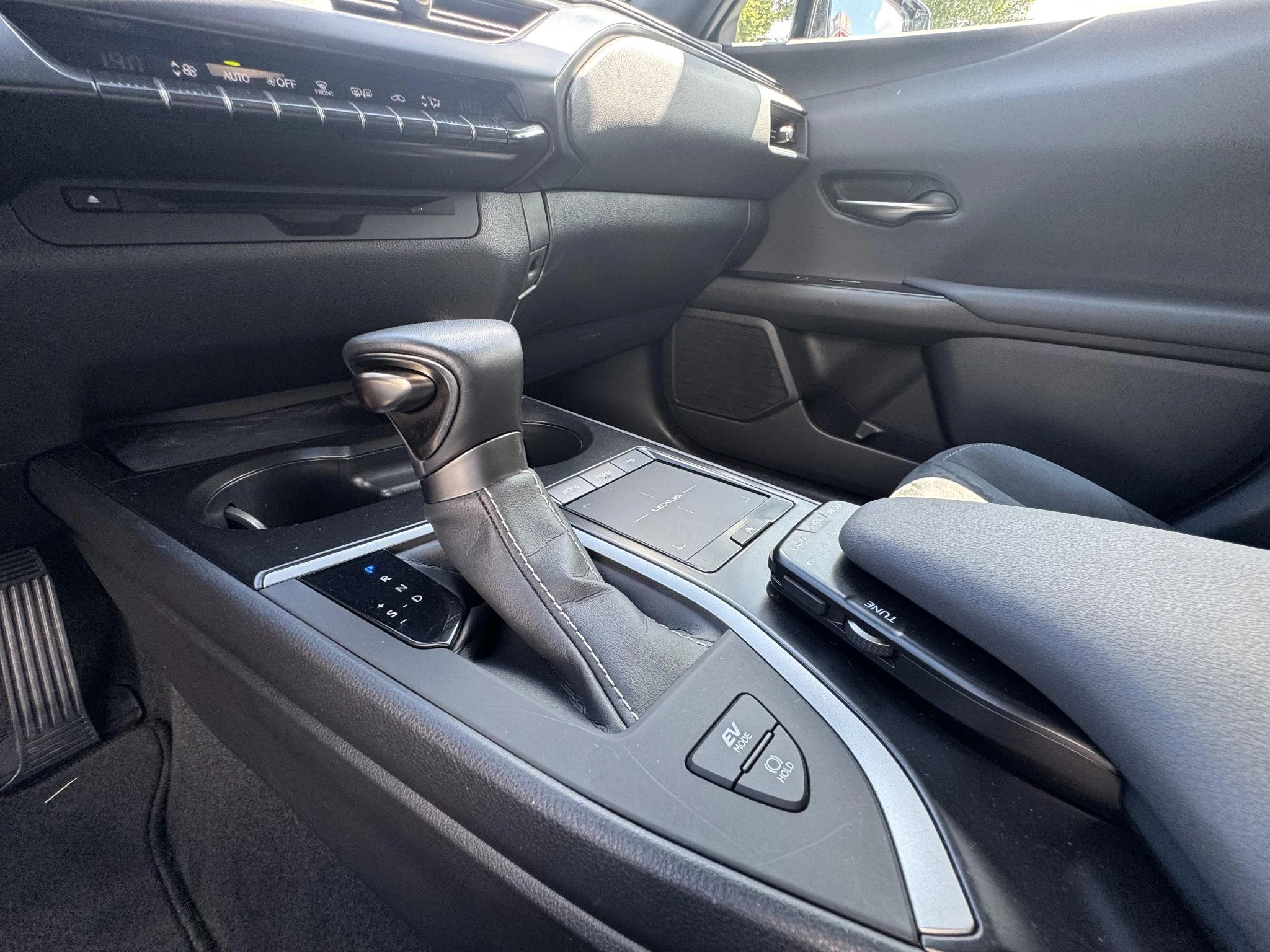 Hoofdafbeelding Lexus UX