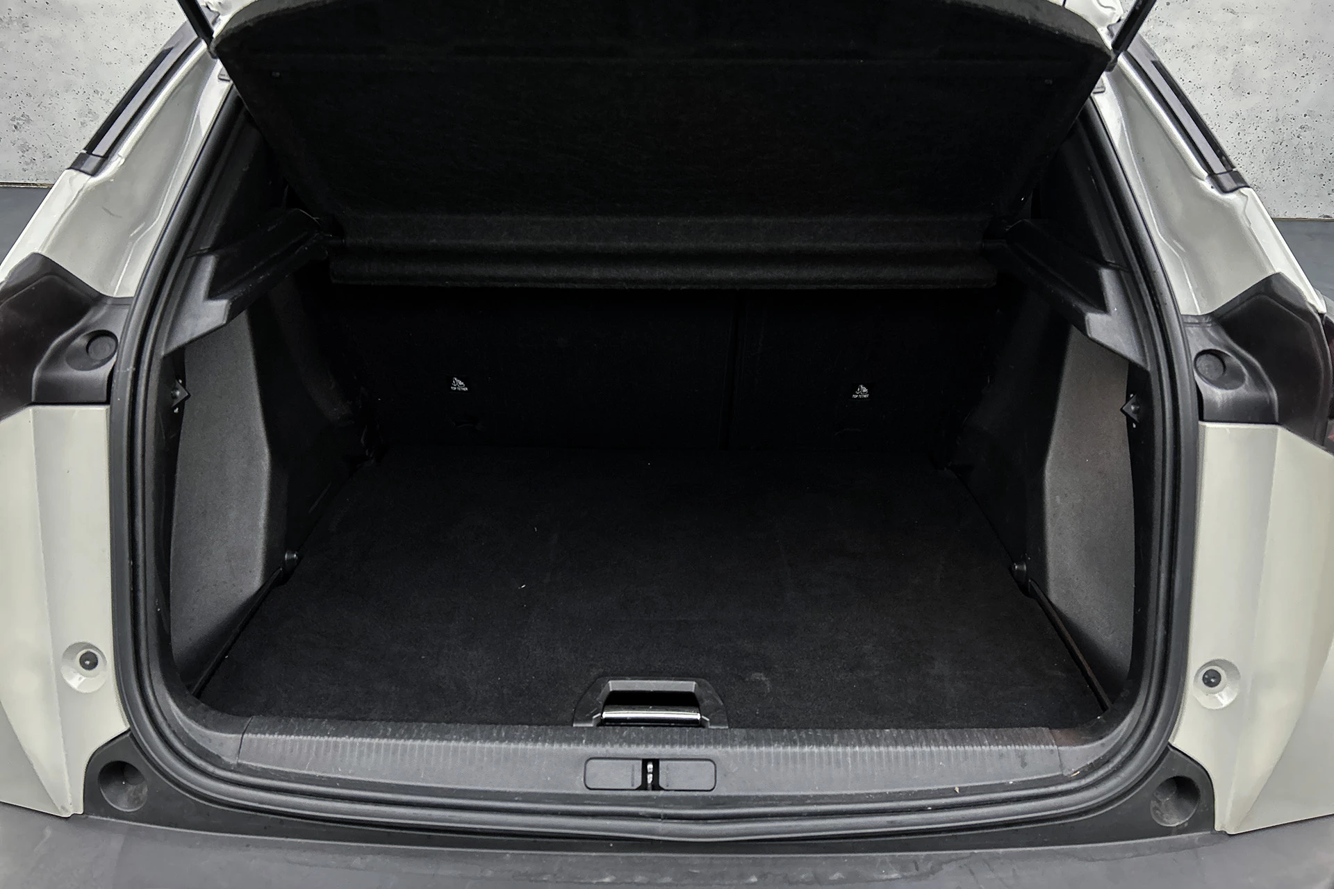 Hoofdafbeelding Peugeot e-2008