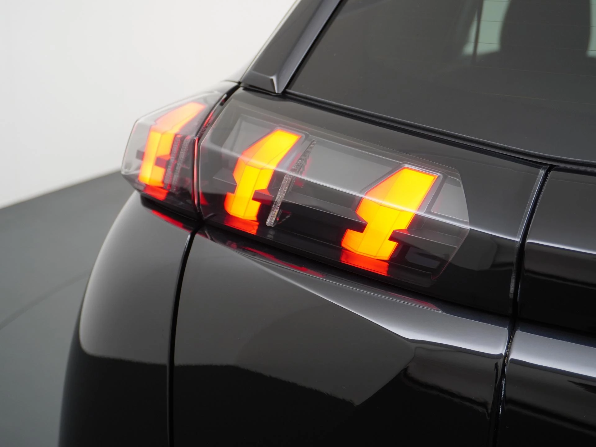 Hoofdafbeelding Peugeot e-2008