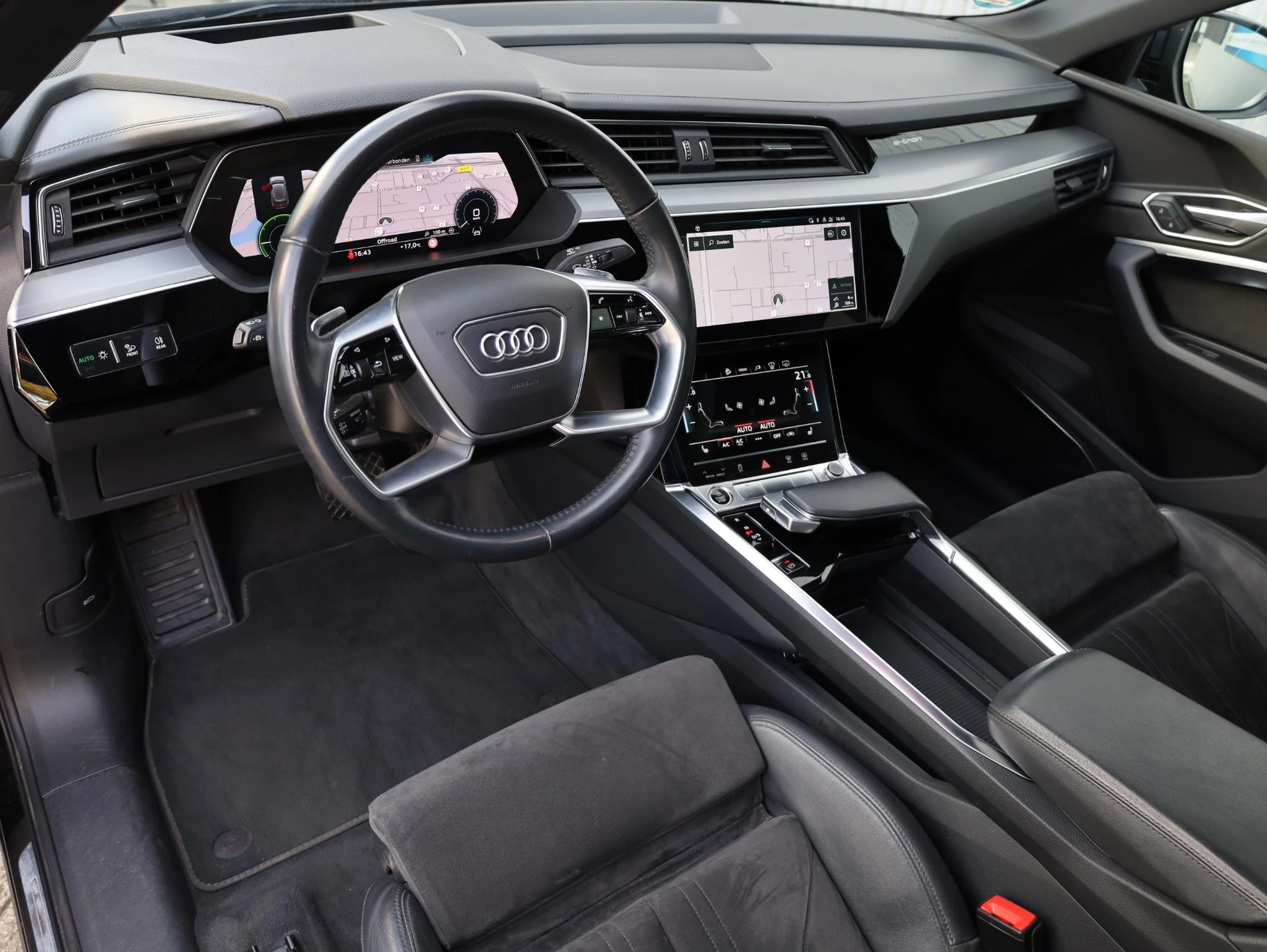 Hoofdafbeelding Audi e-tron