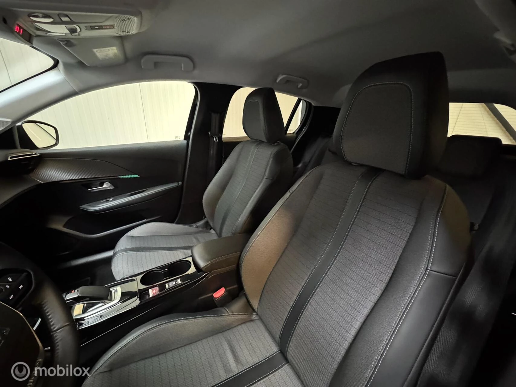 Hoofdafbeelding Peugeot e-208