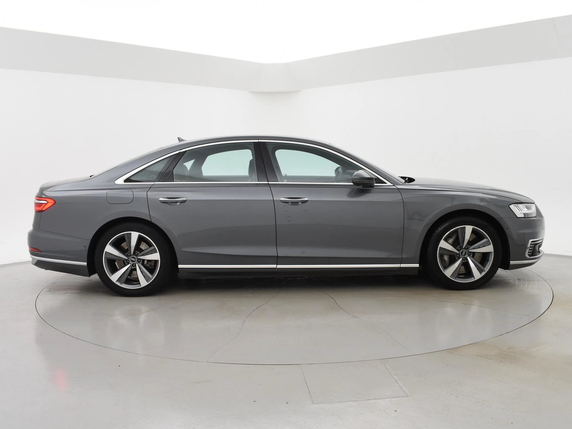 Hoofdafbeelding Audi A8