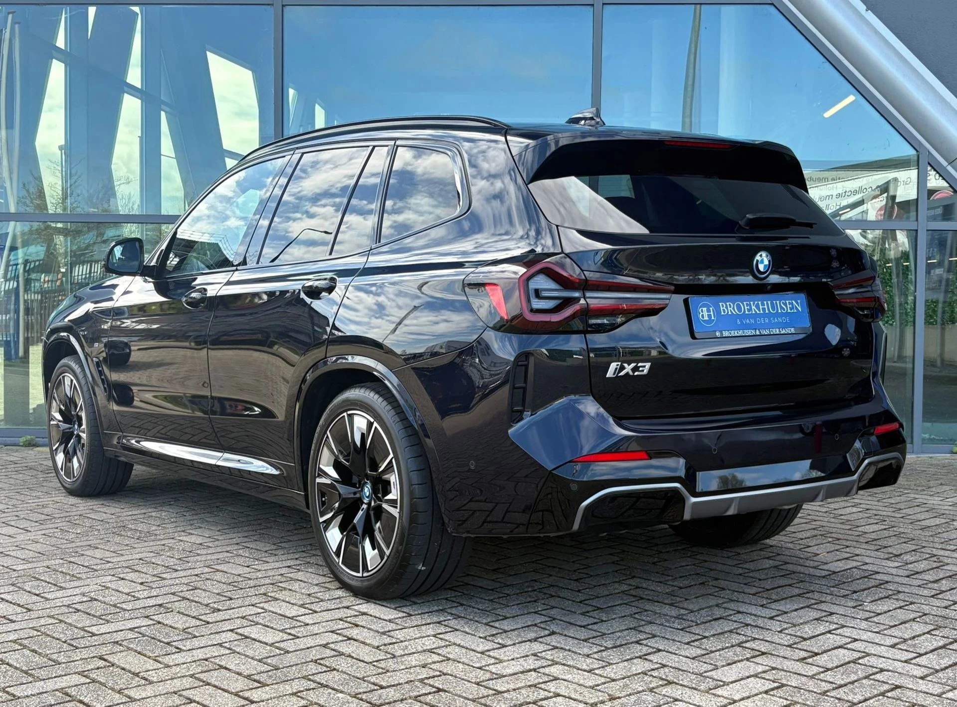 Hoofdafbeelding BMW iX3