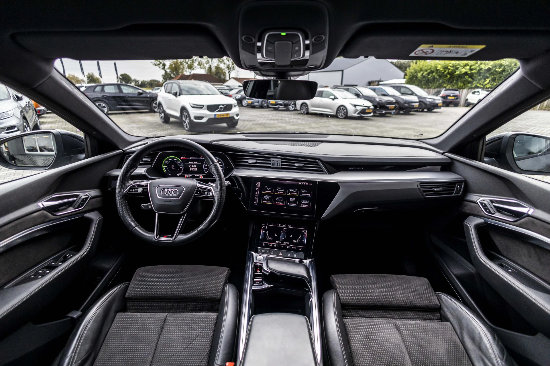 Hoofdafbeelding Audi e-tron