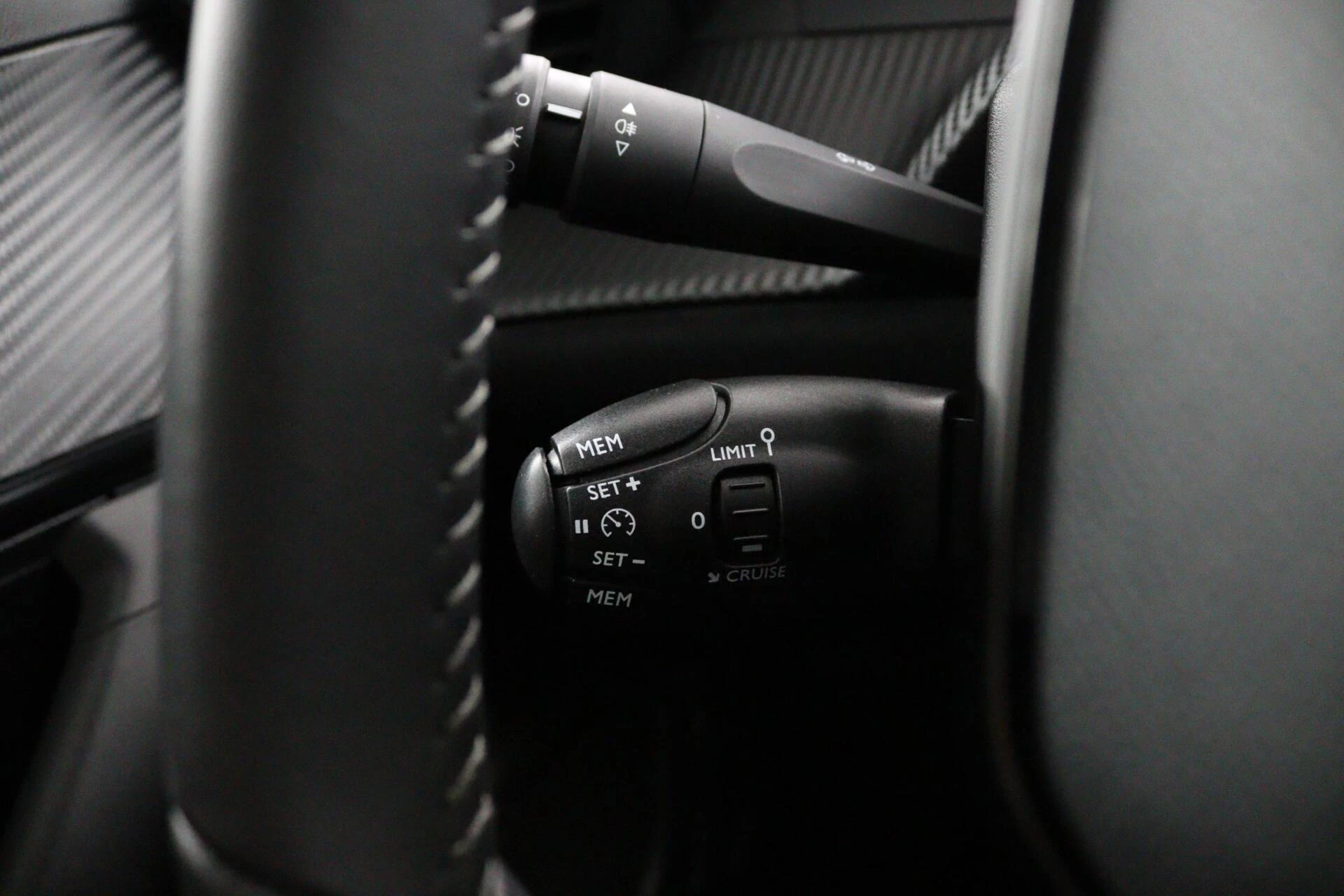 Hoofdafbeelding Peugeot e-2008