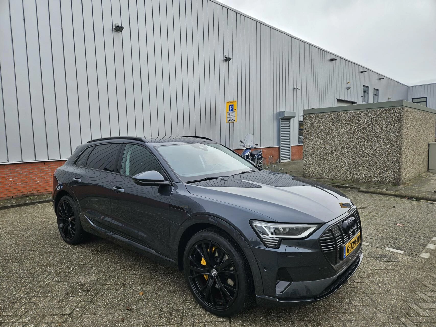 Hoofdafbeelding Audi e-tron