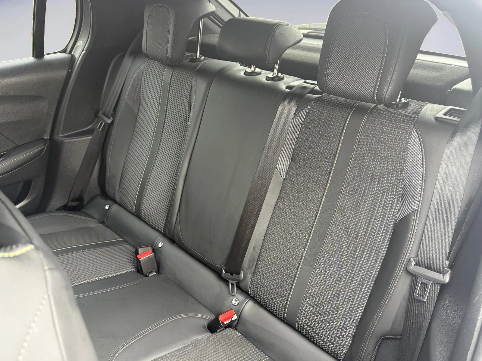 Hoofdafbeelding Peugeot e-208