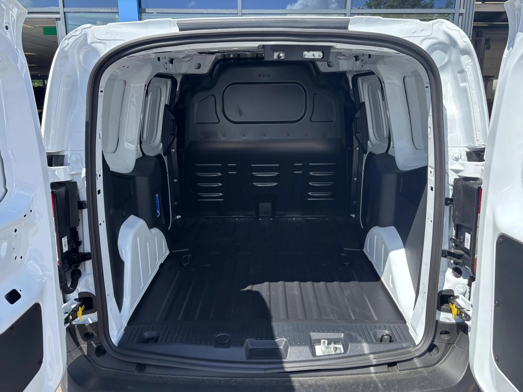 Hoofdafbeelding Ford E-Transit Courier