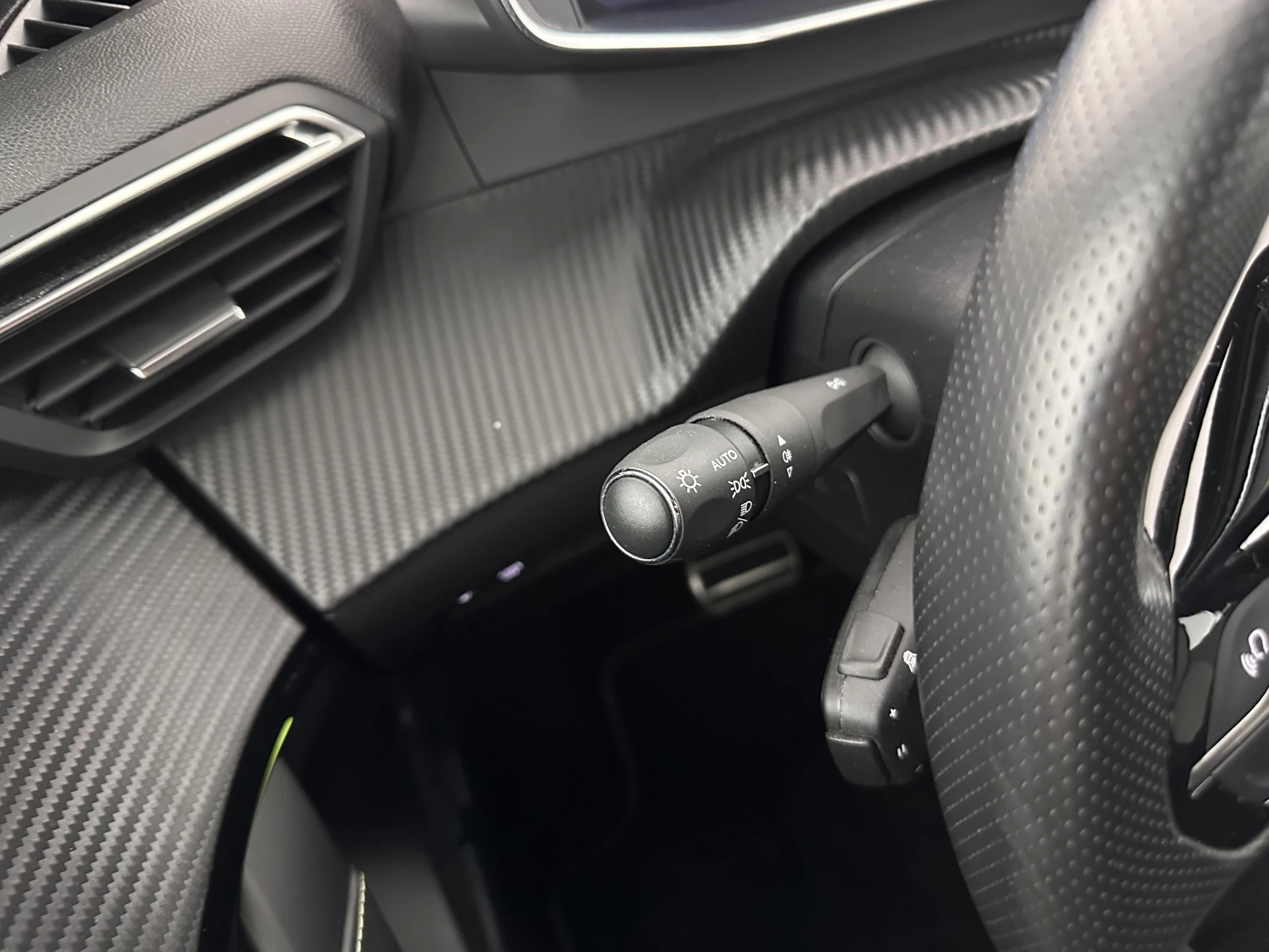 Hoofdafbeelding Peugeot e-208