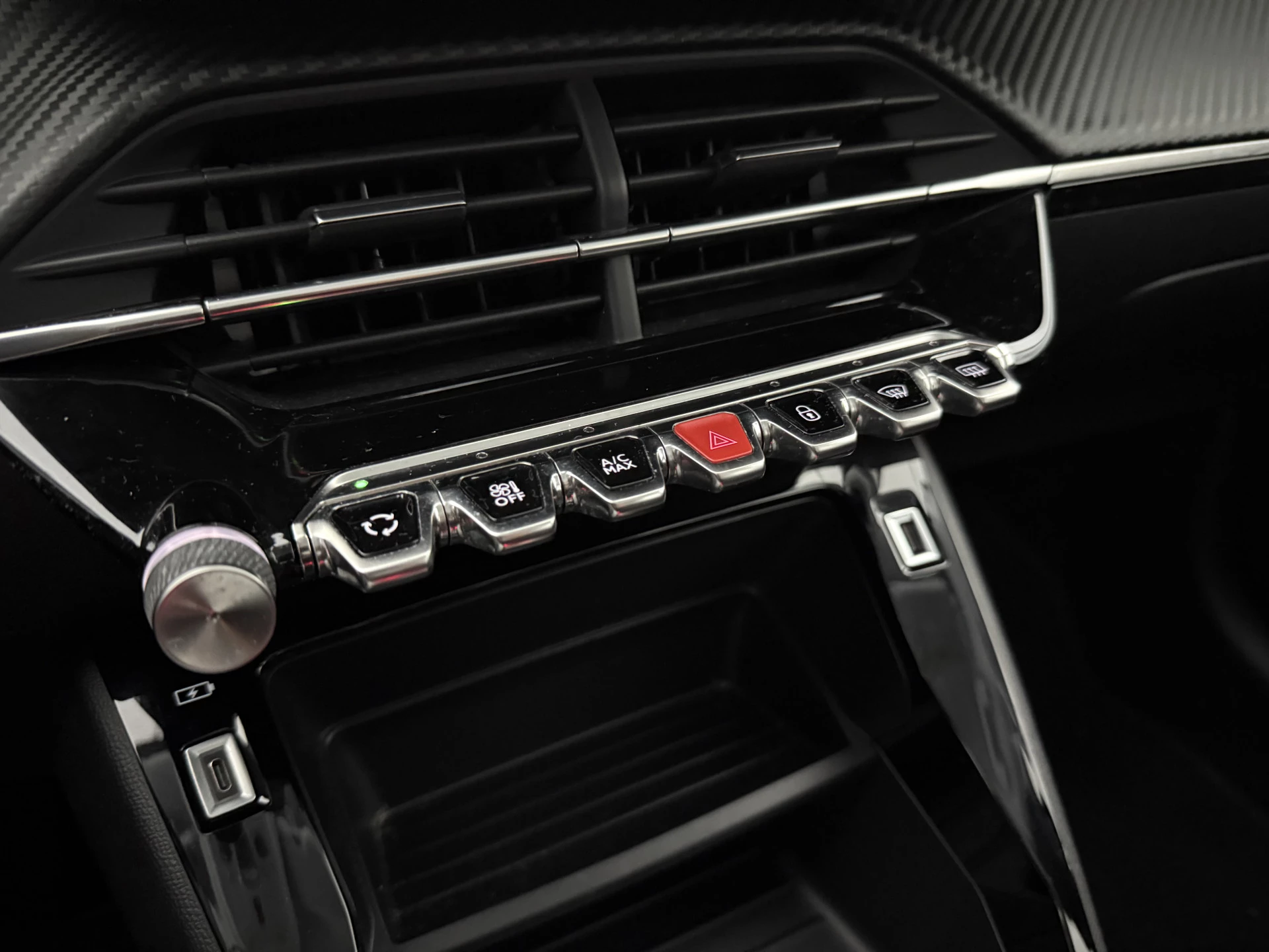 Hoofdafbeelding Peugeot e-208