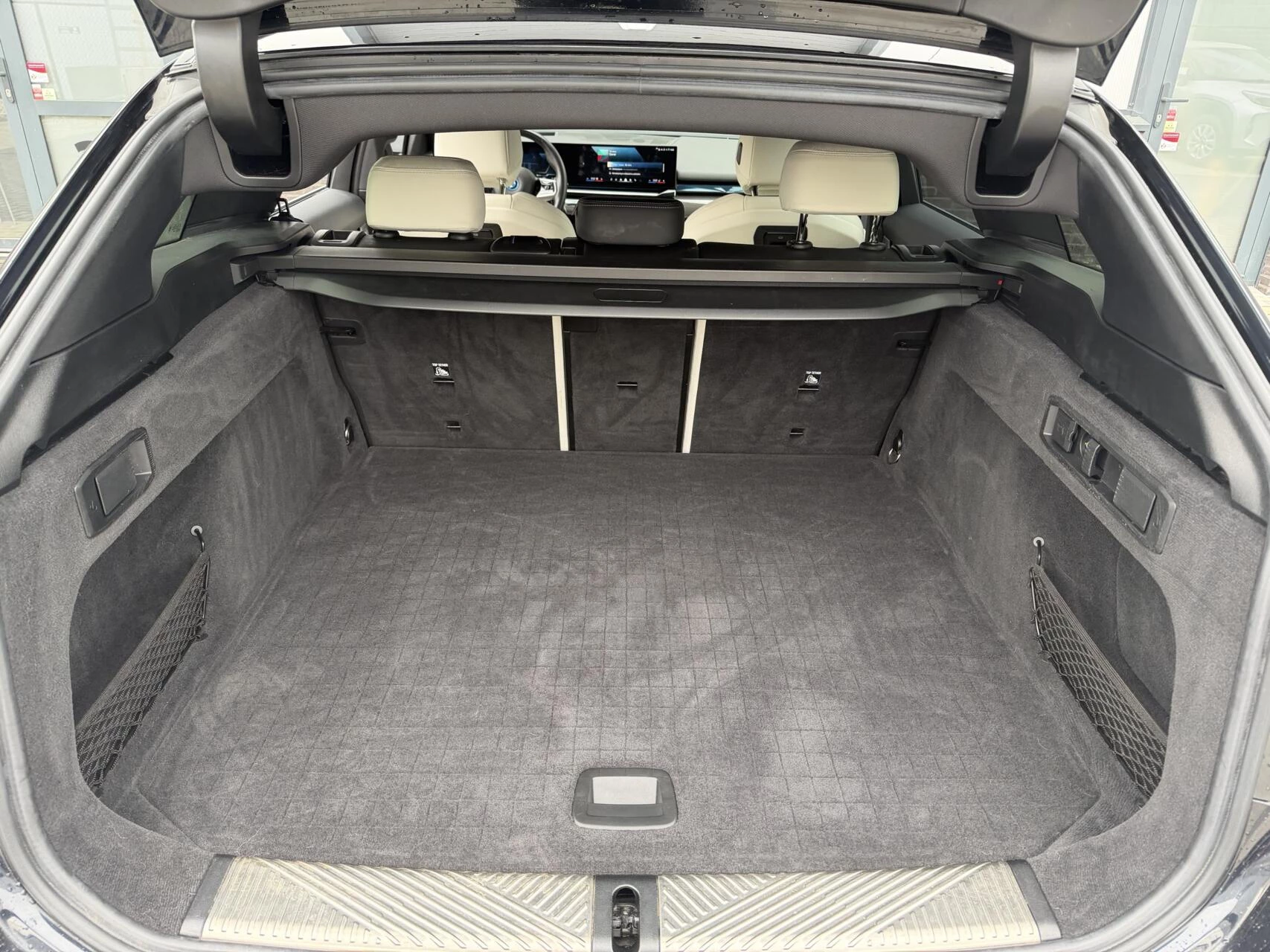 Hoofdafbeelding BMW i5