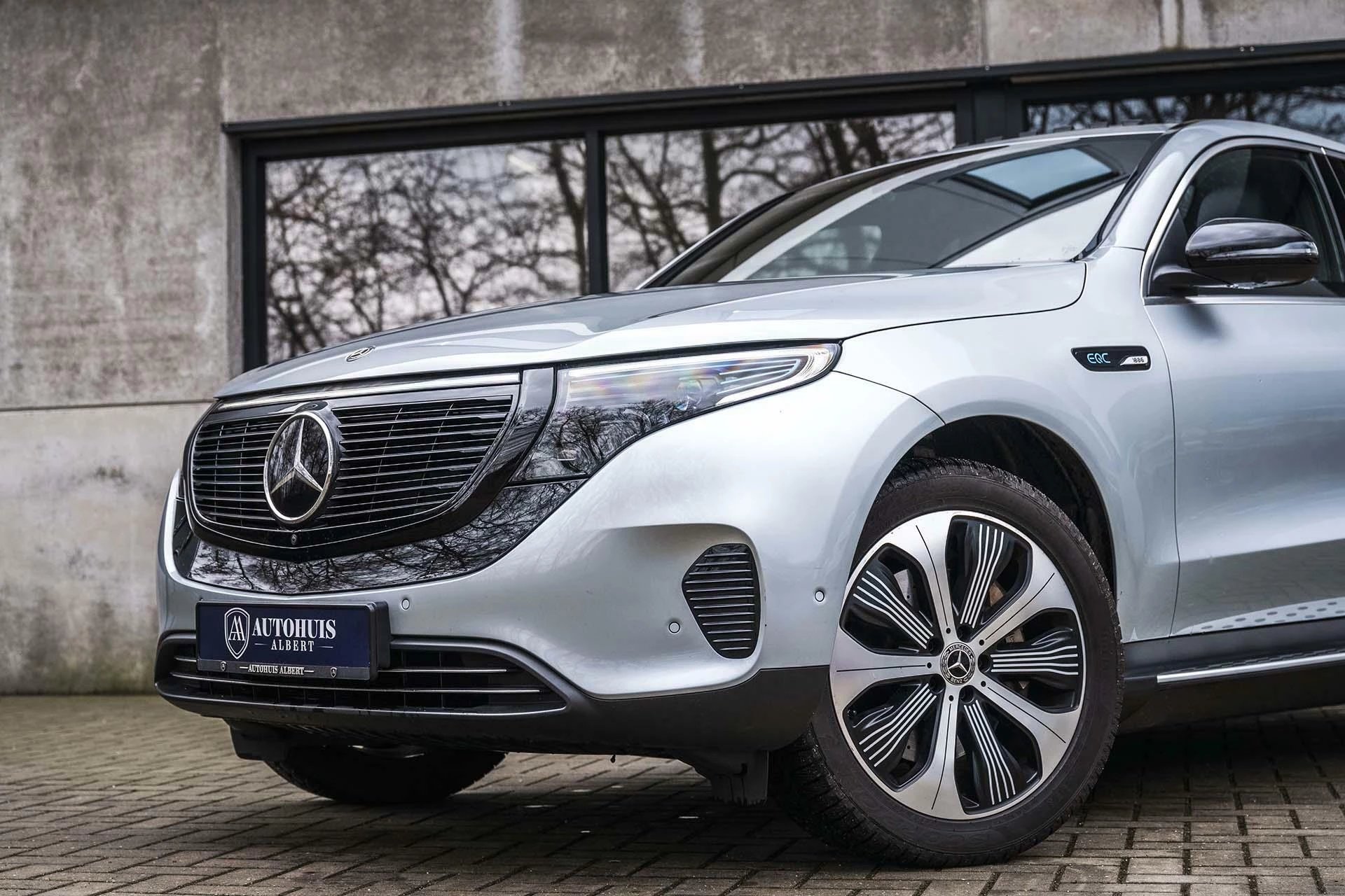 Hoofdafbeelding Mercedes-Benz EQC