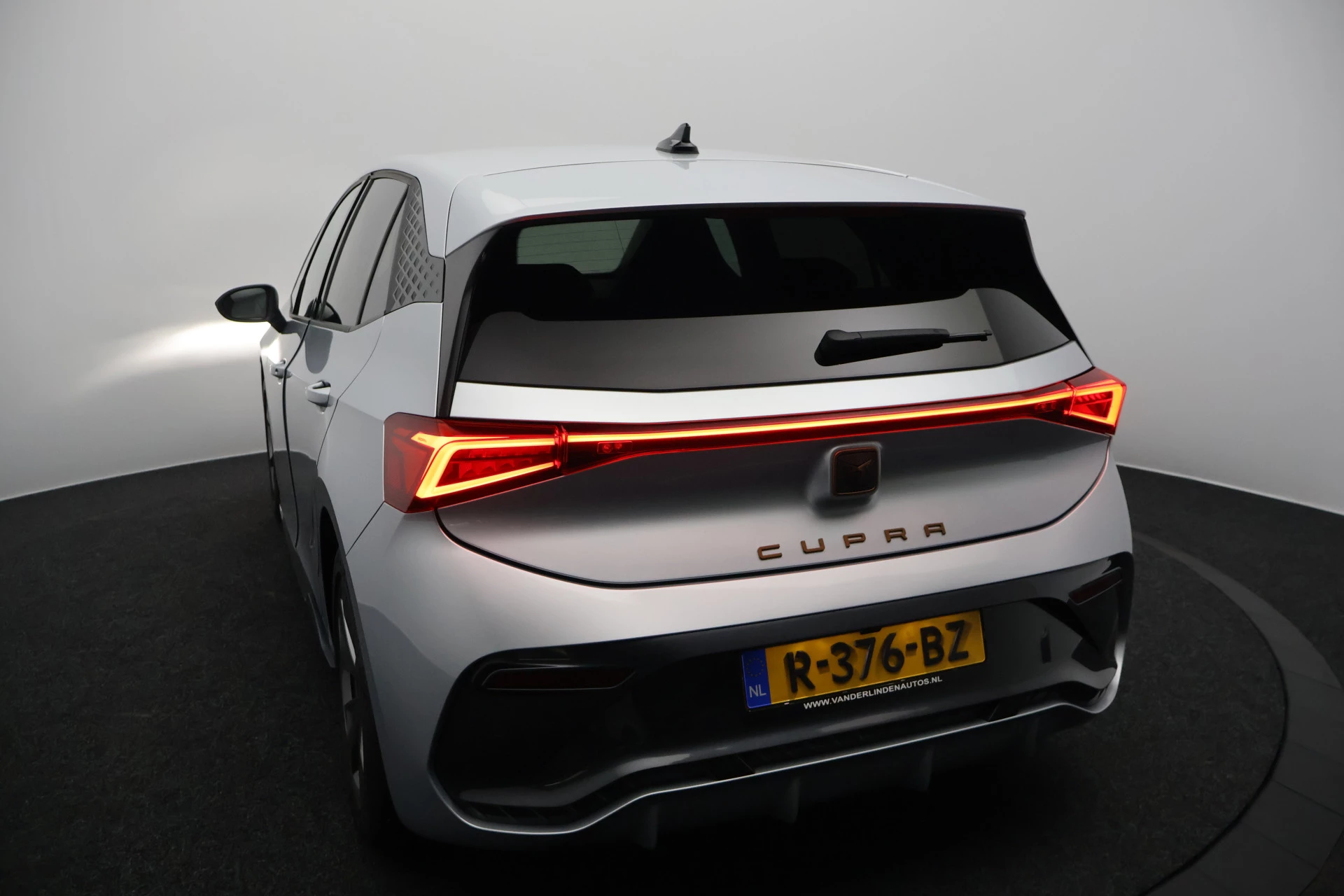 Hoofdafbeelding CUPRA Born