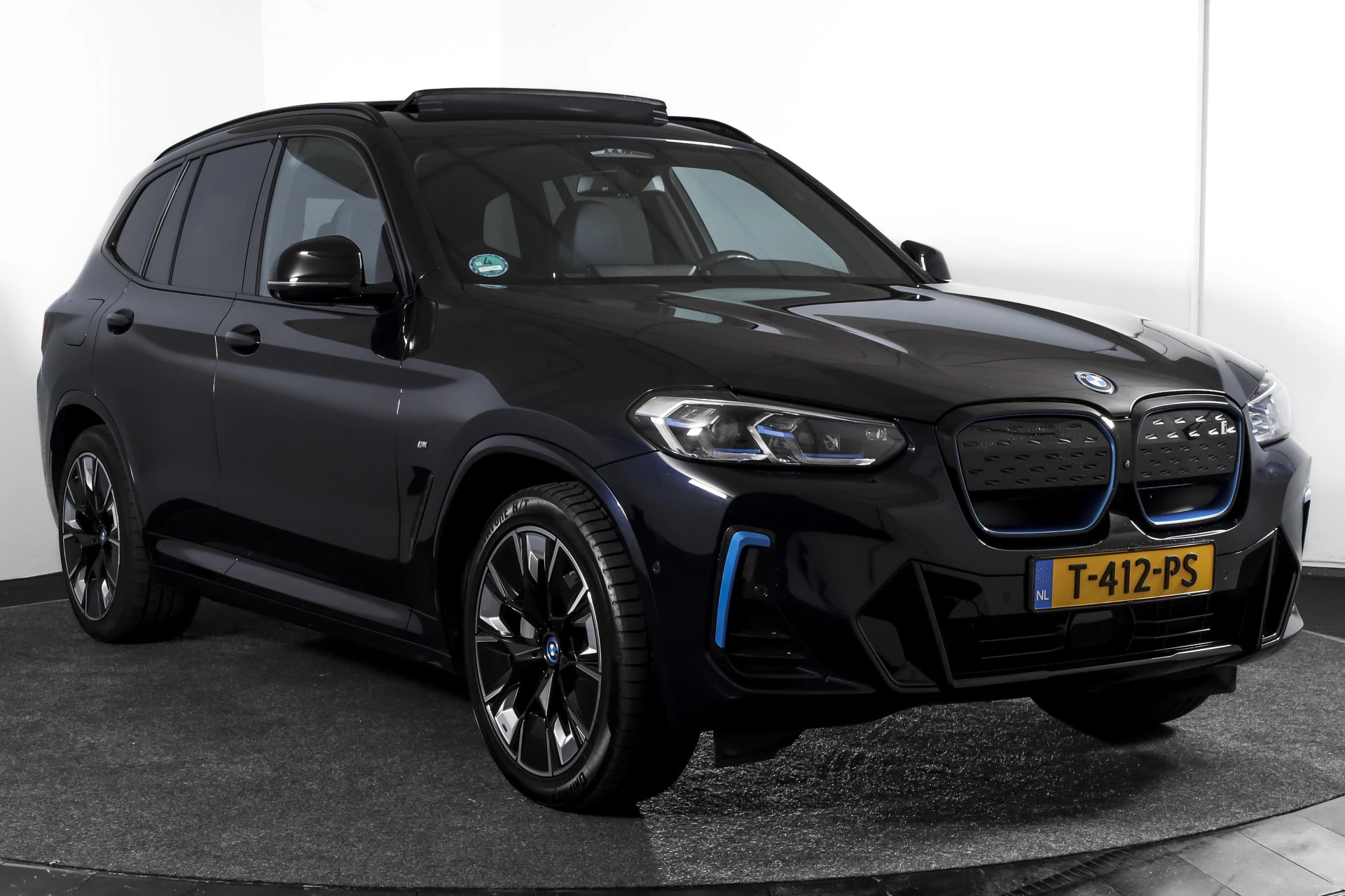 Hoofdafbeelding BMW iX3