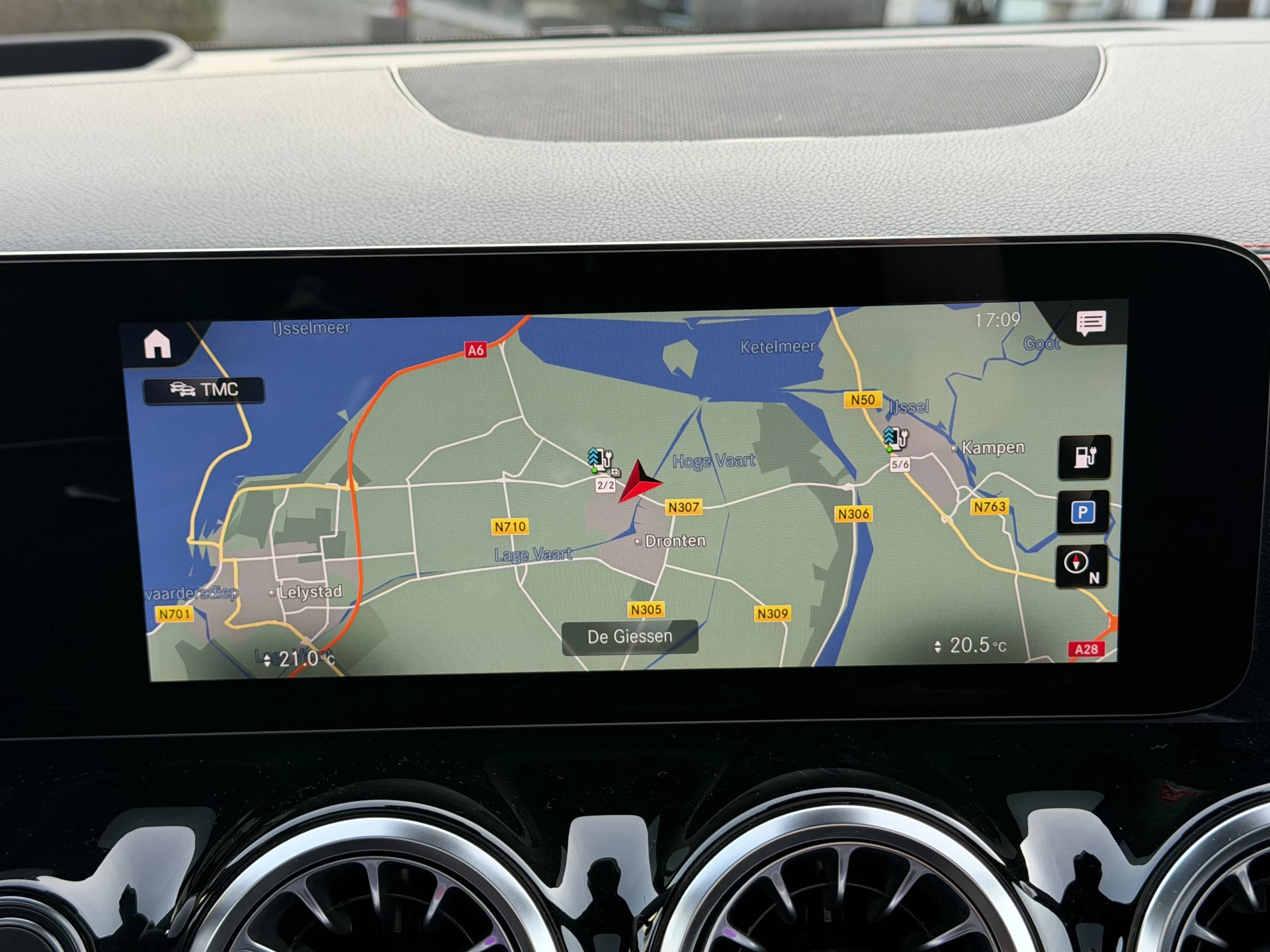 Hoofdafbeelding Mercedes-Benz EQA