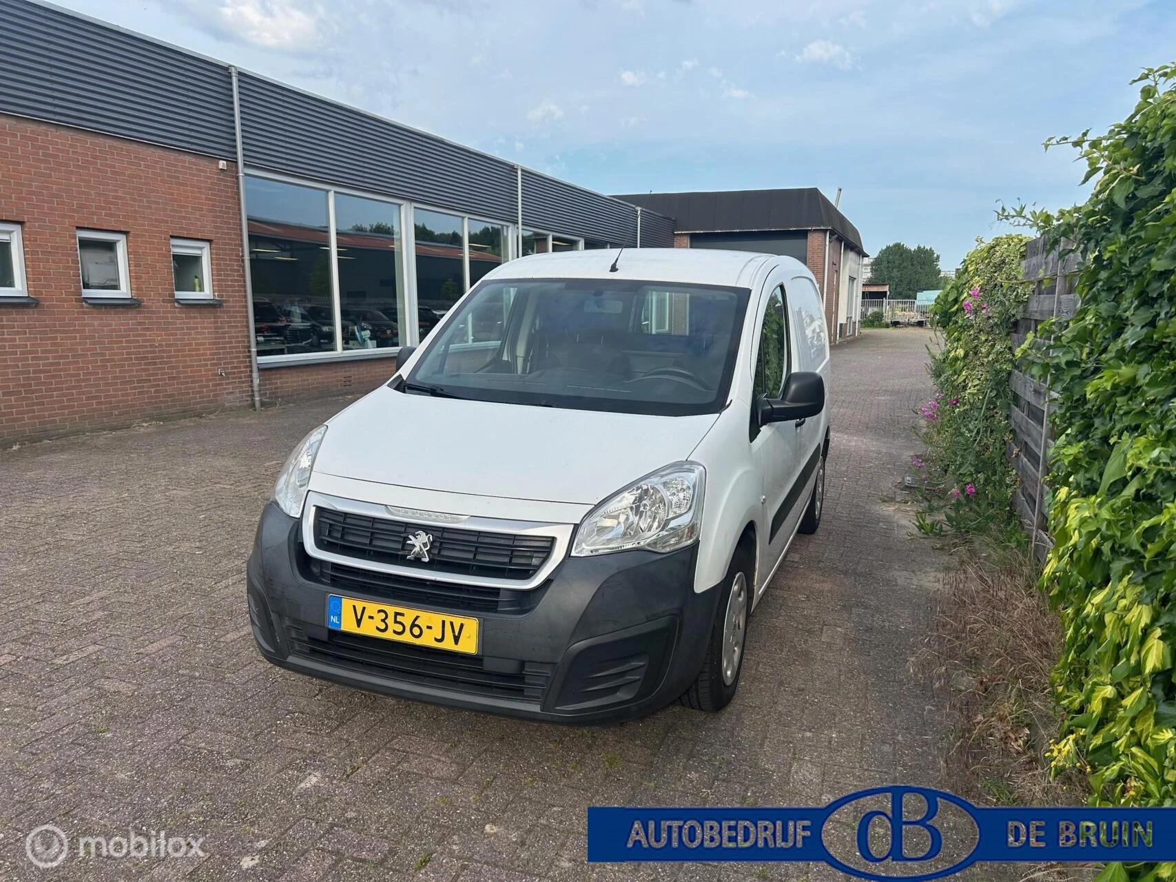 Hoofdafbeelding Peugeot Partner