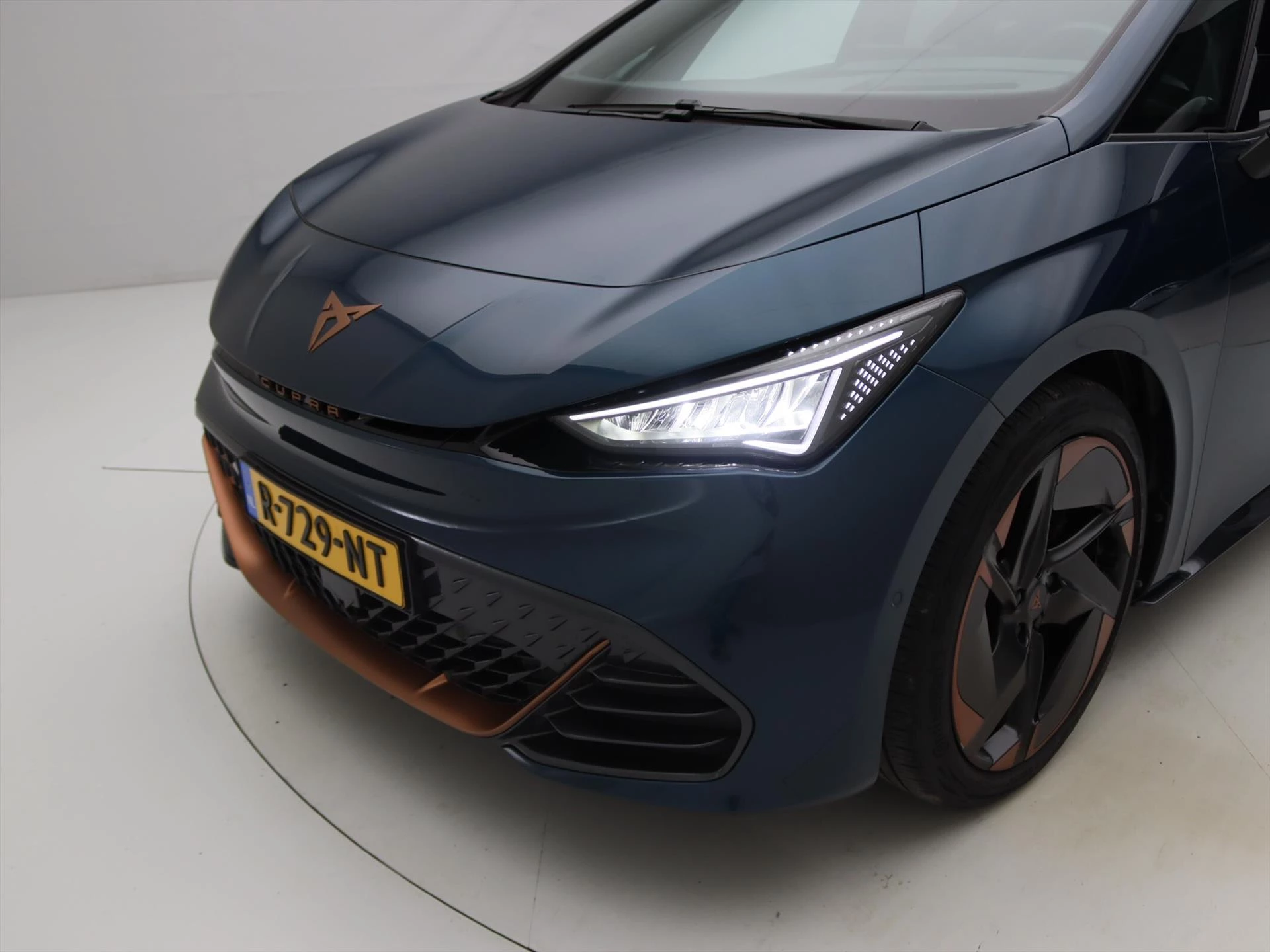 Hoofdafbeelding CUPRA Born