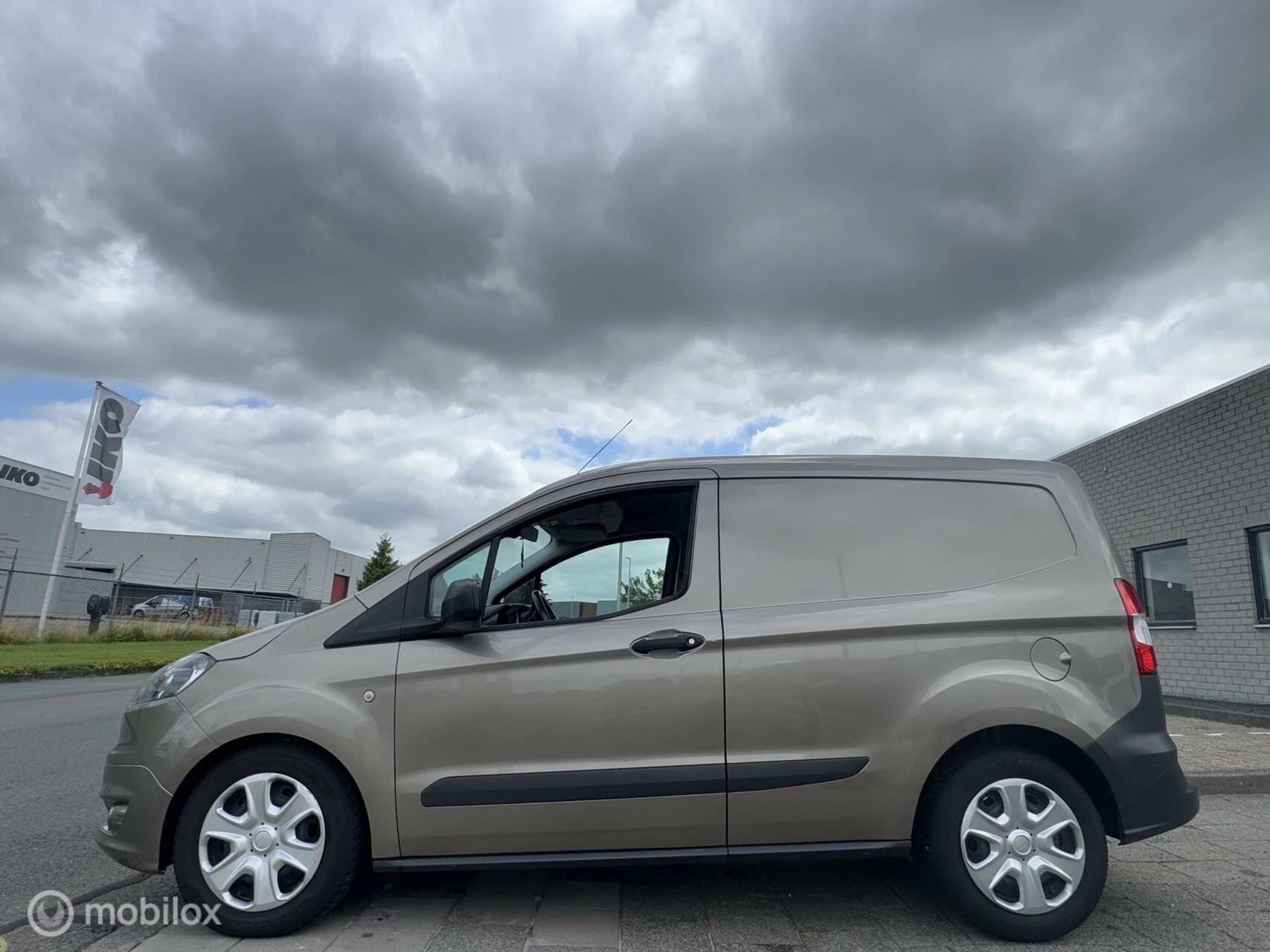 Hoofdafbeelding Ford Transit Courier