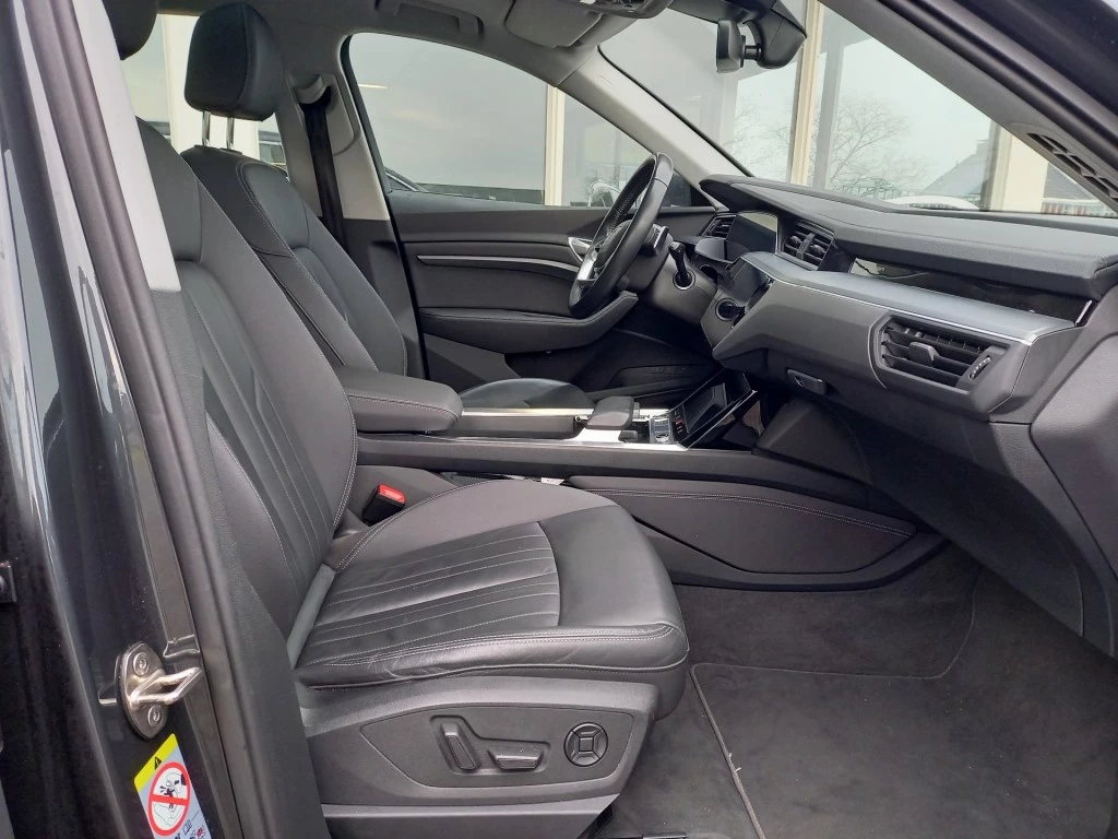 Hoofdafbeelding Audi e-tron