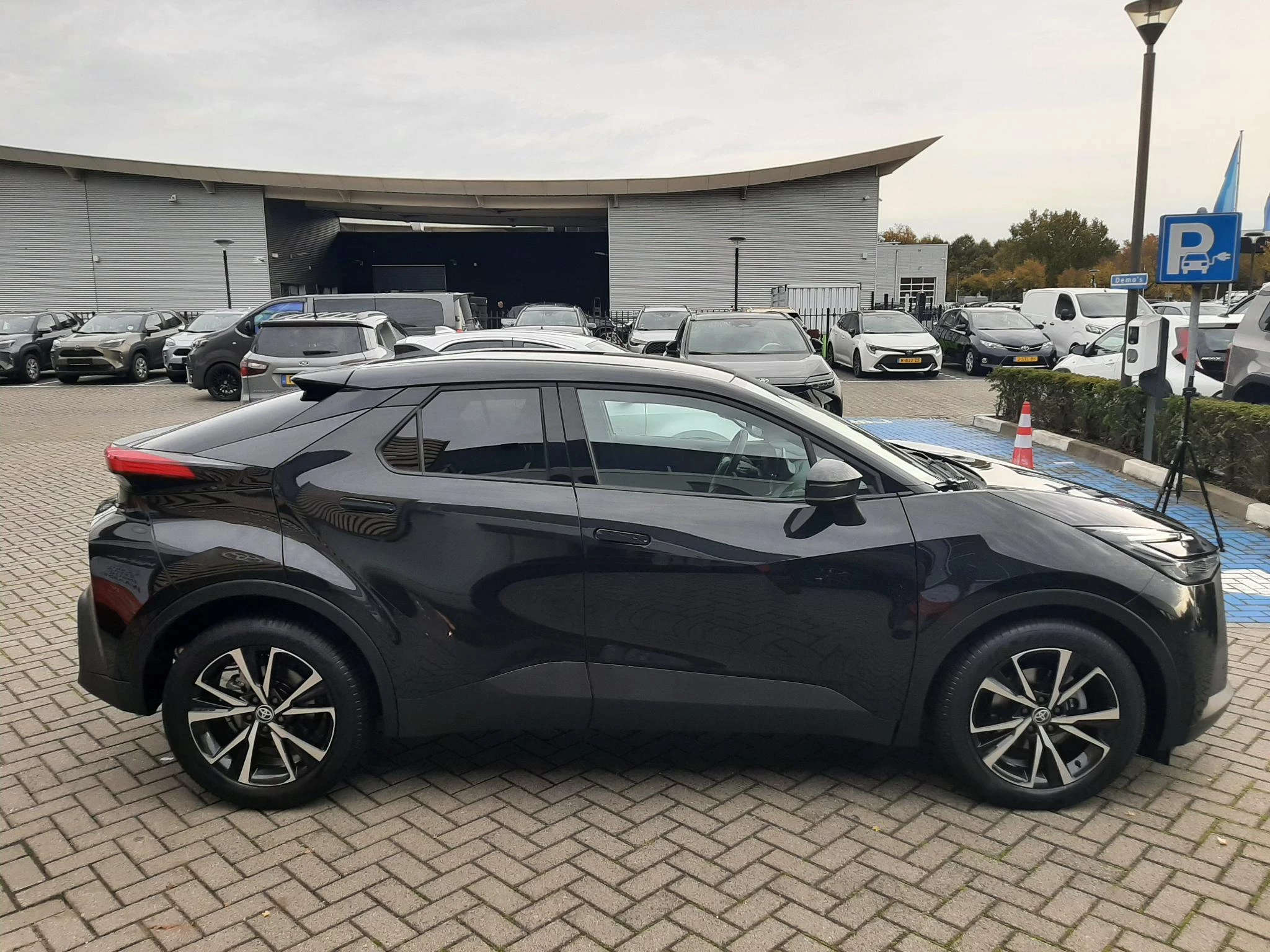 Hoofdafbeelding Toyota C-HR