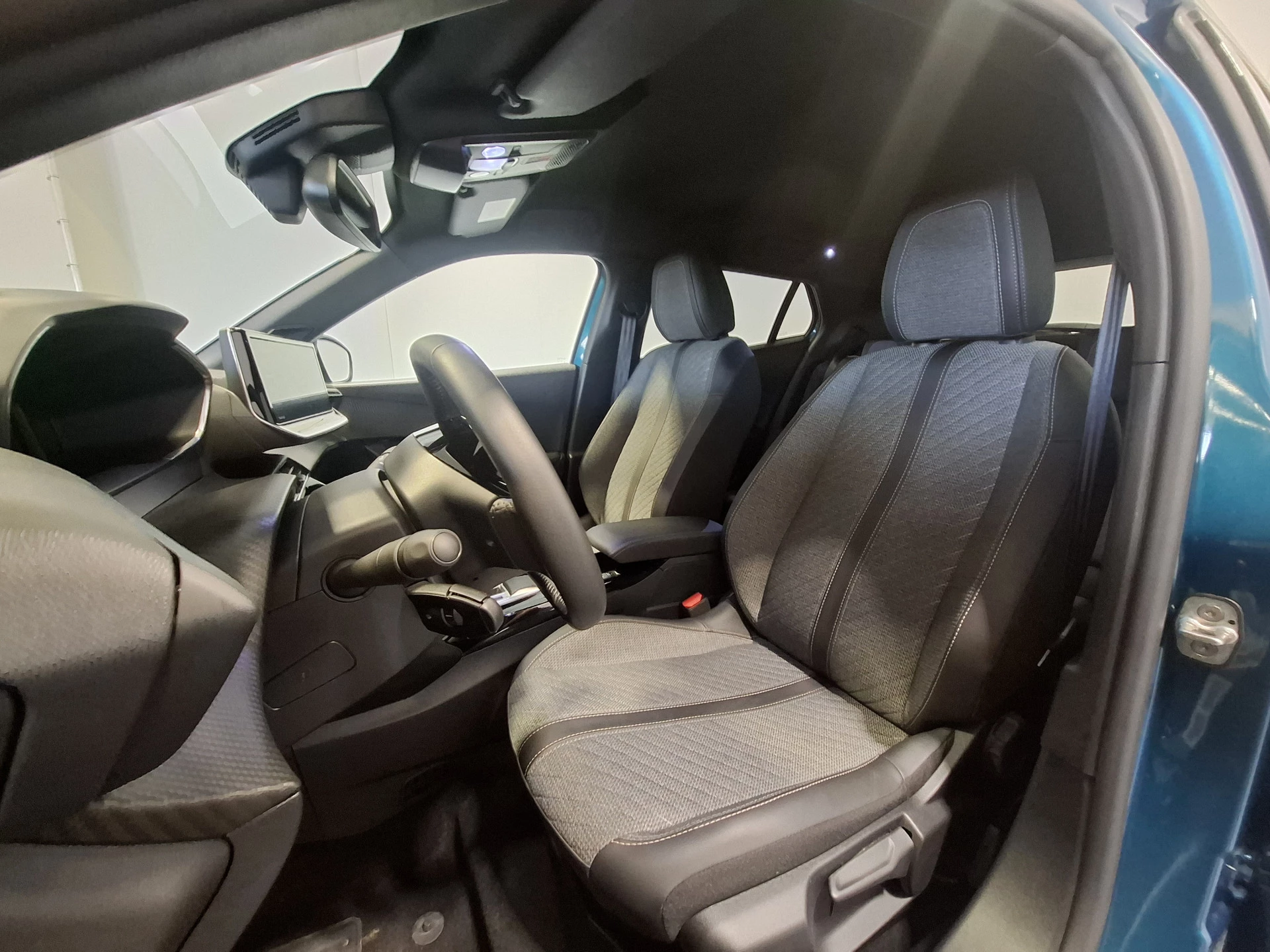 Hoofdafbeelding Peugeot e-2008