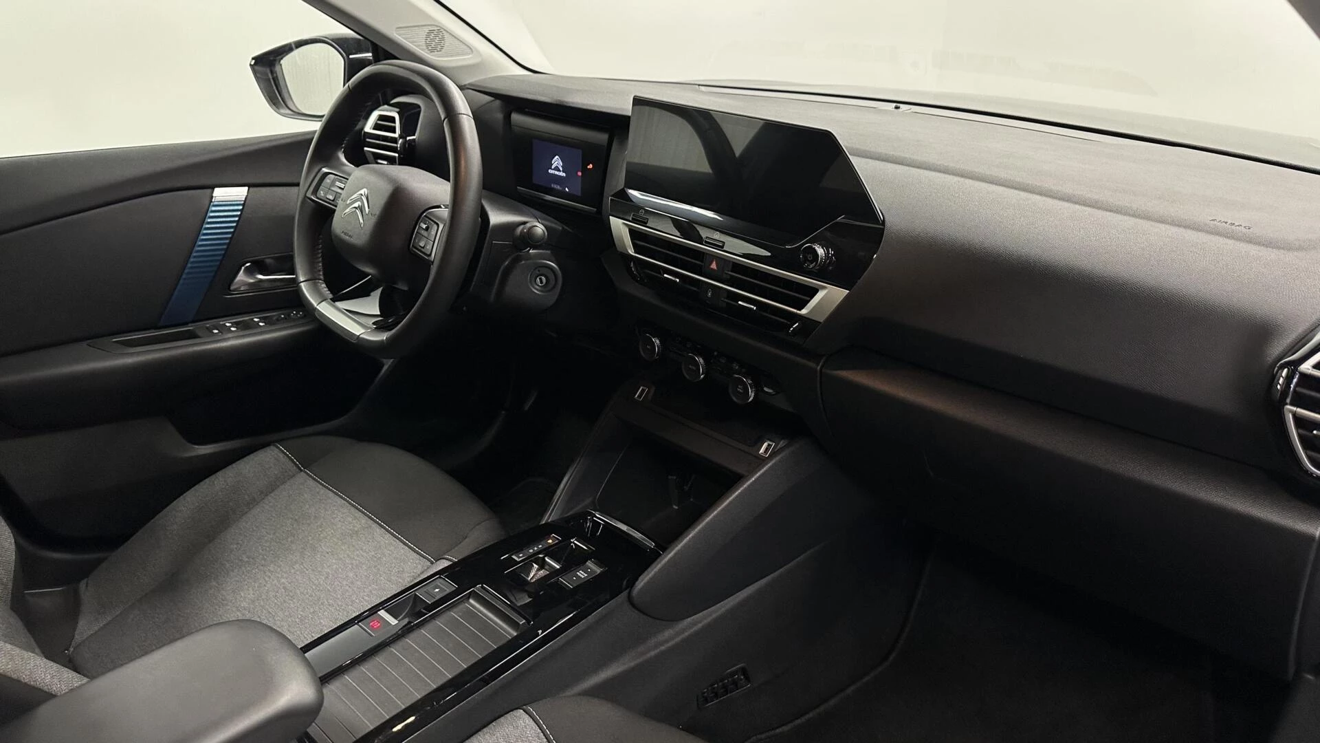 Hoofdafbeelding Citroën ë-C4 X