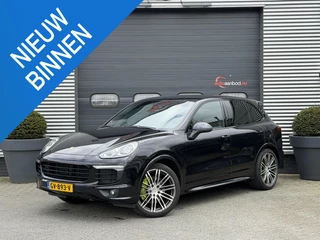 Porsche Cayenne 3.0 S E-Hybrid Sport Chrono | Camera | Luchtvering | Stoelverwarming | Navigatie | Privacy Glass |