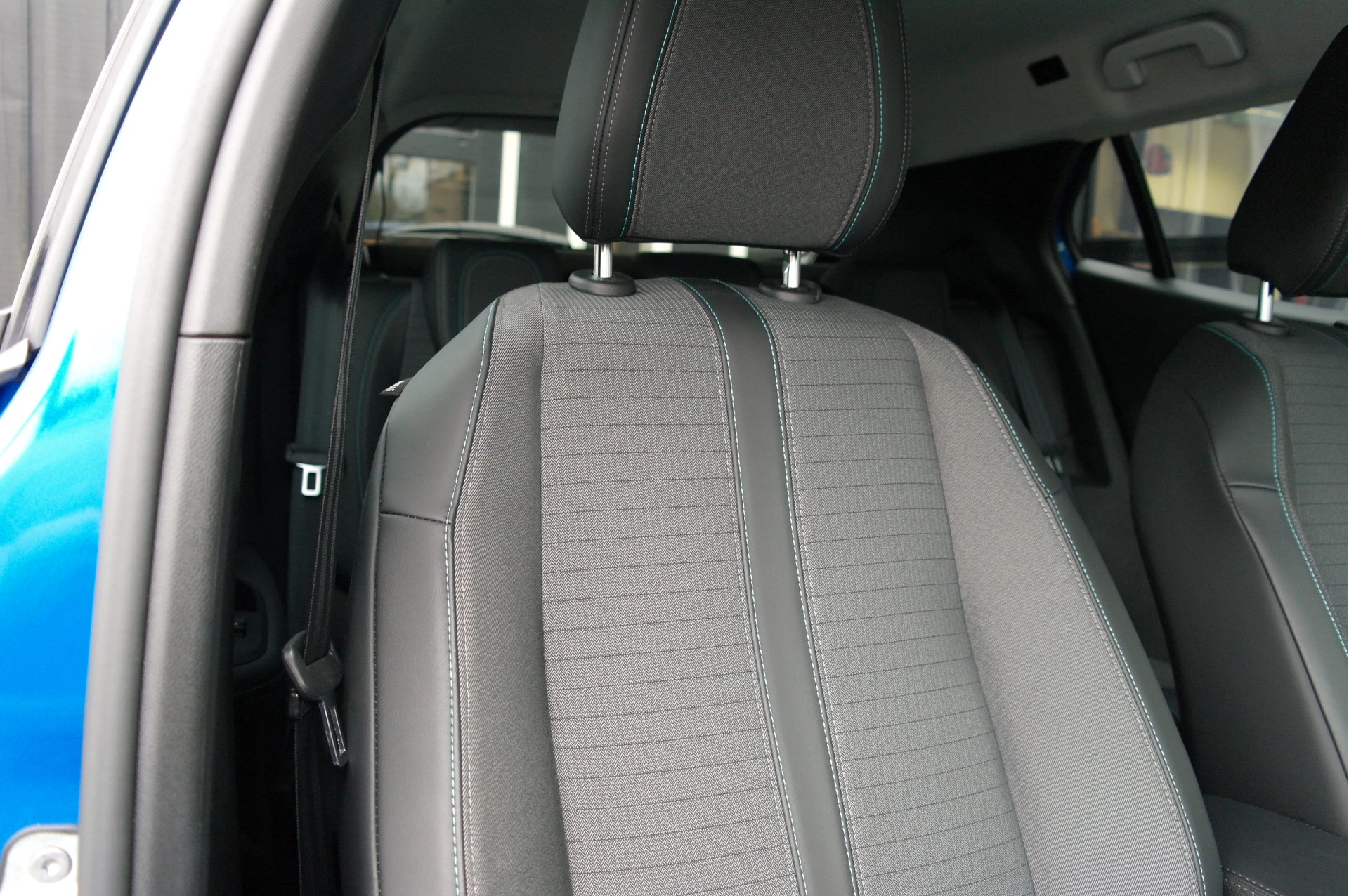 Hoofdafbeelding Peugeot e-2008