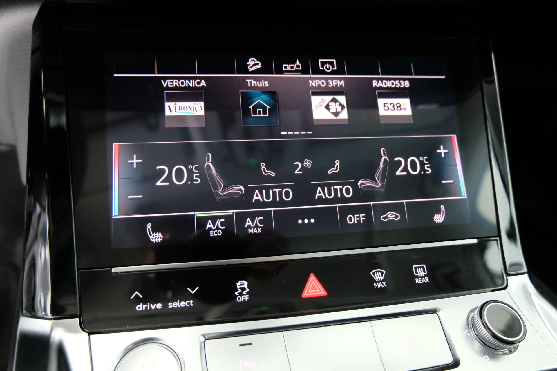 Hoofdafbeelding Audi e-tron