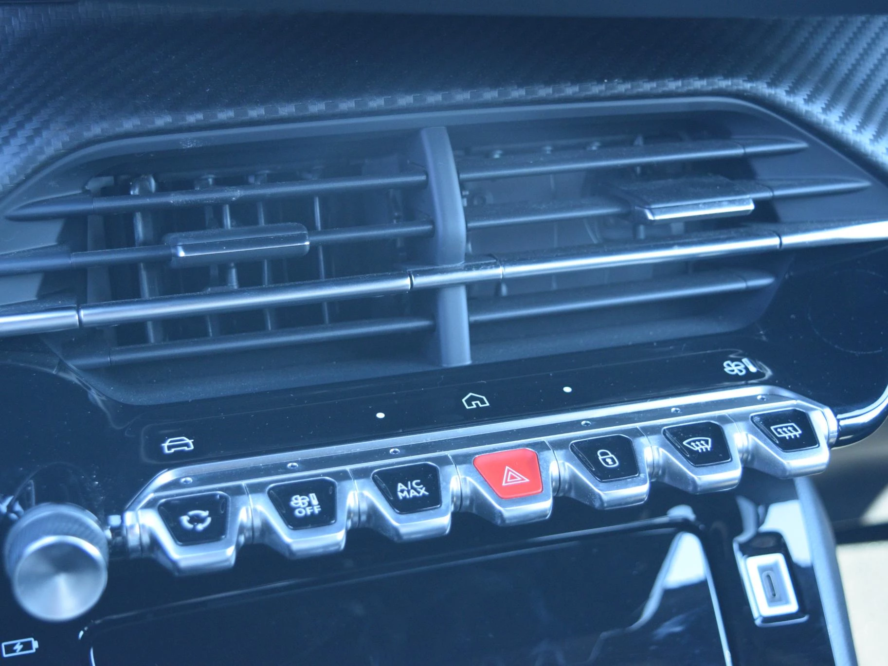 Hoofdafbeelding Peugeot e-2008