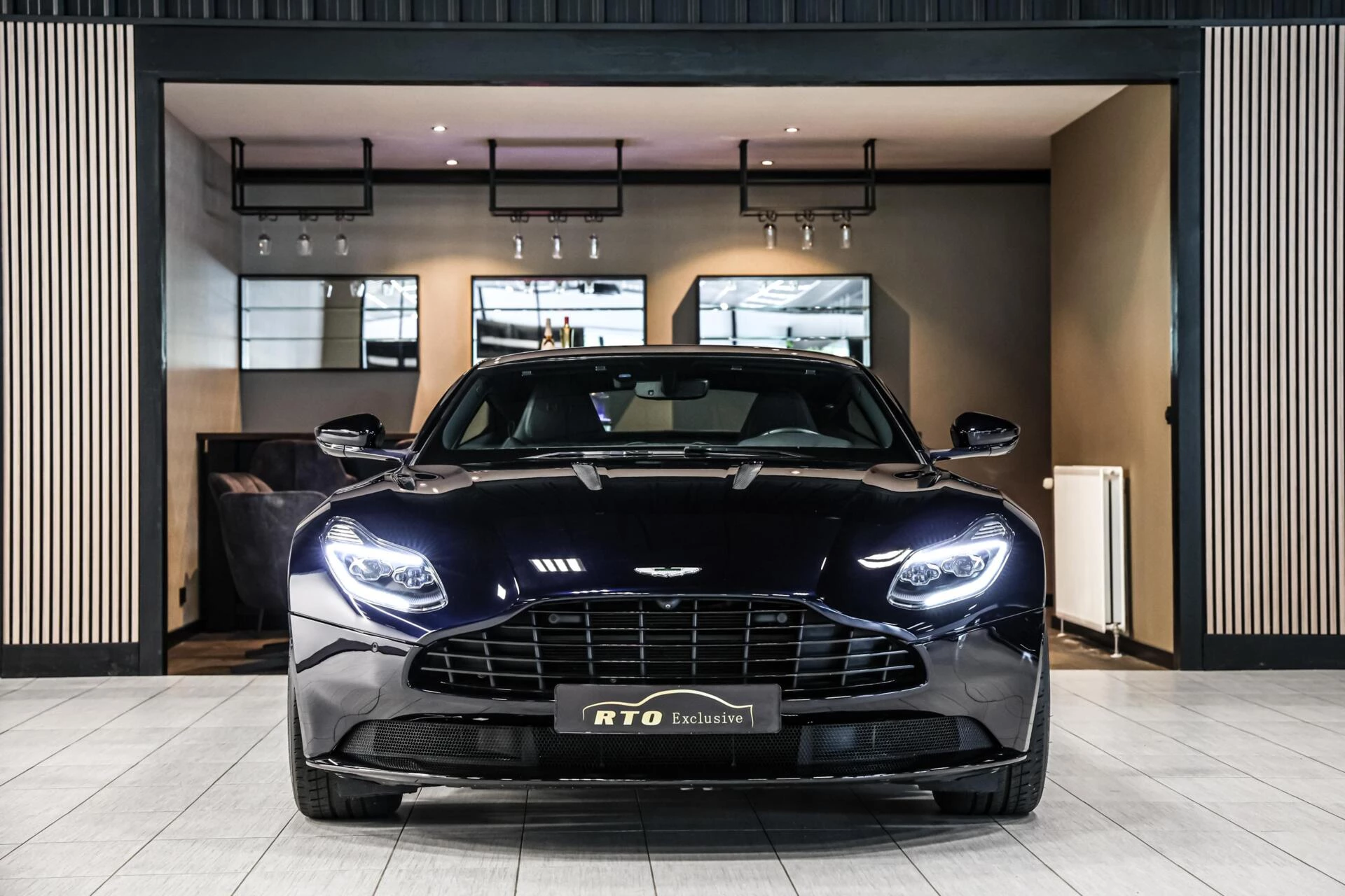 Hoofdafbeelding Aston Martin DB11