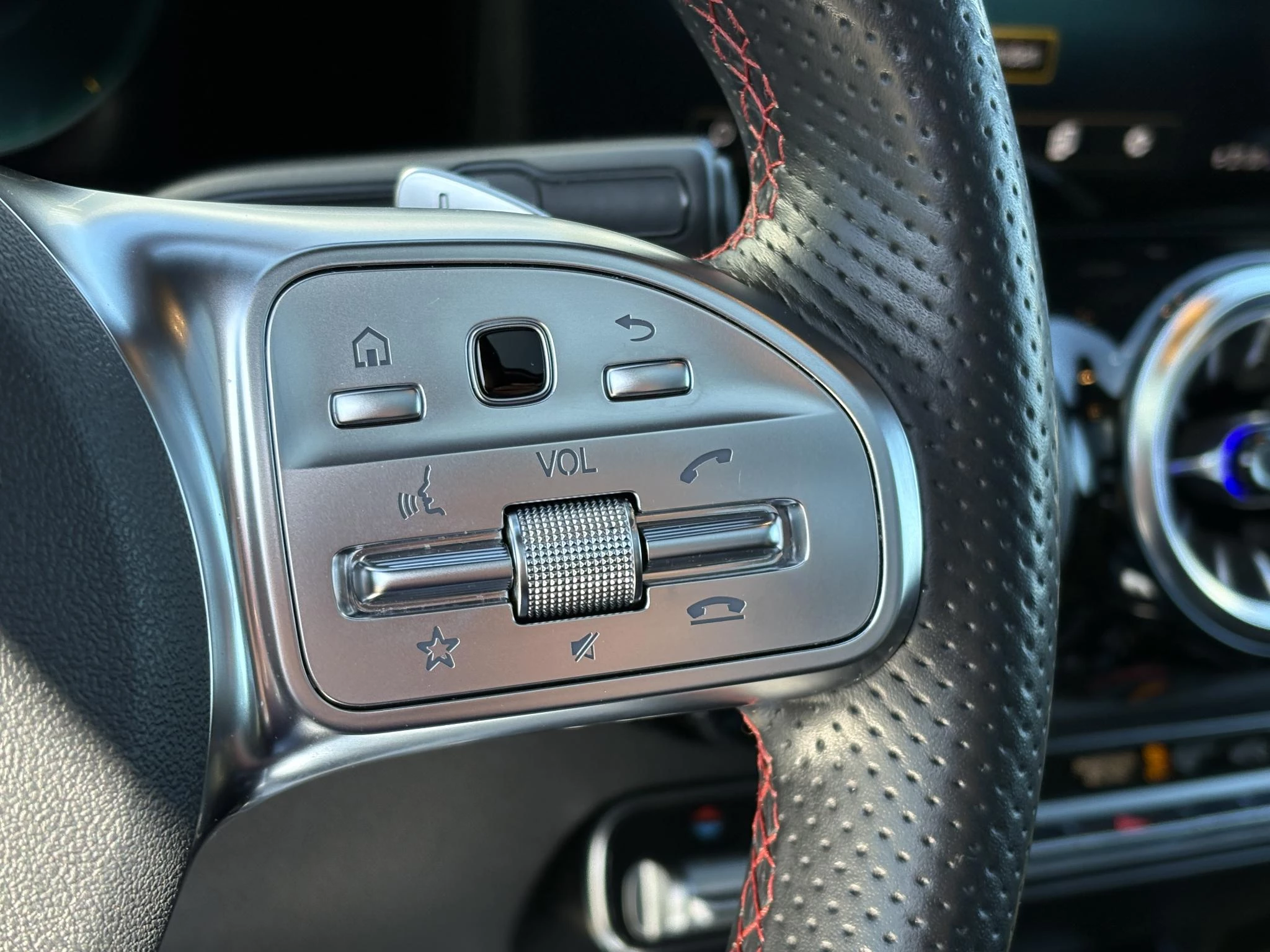 Hoofdafbeelding Mercedes-Benz EQB