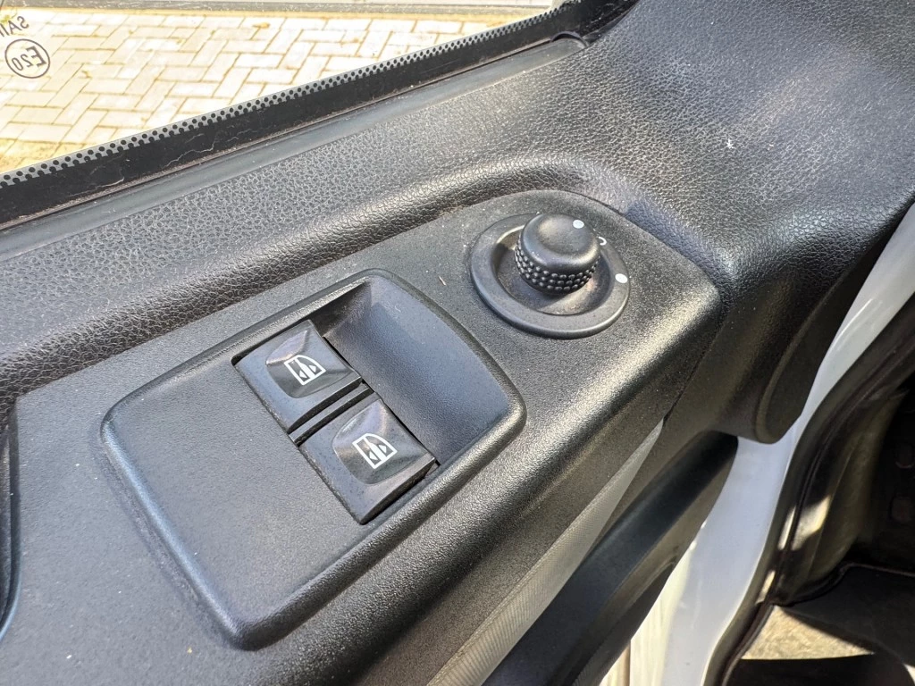 Hoofdafbeelding Nissan NV300